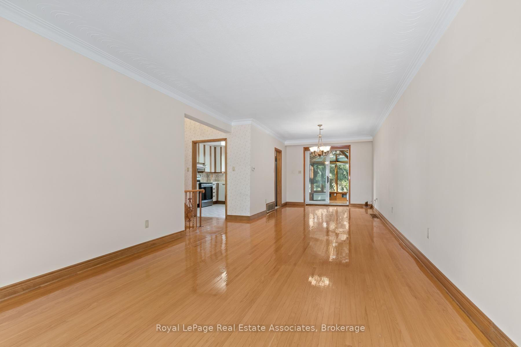Photo 15 of 59 Alanmeade Crescent, Etobicoke, Islington-City Centre West — HOMEH