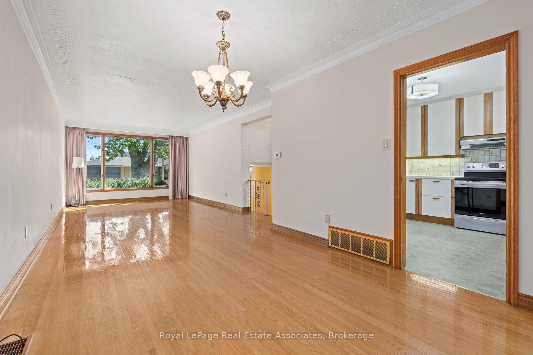 Photo 17 of 59 Alanmeade Crescent, Etobicoke, Islington-City Centre West — HOMEH