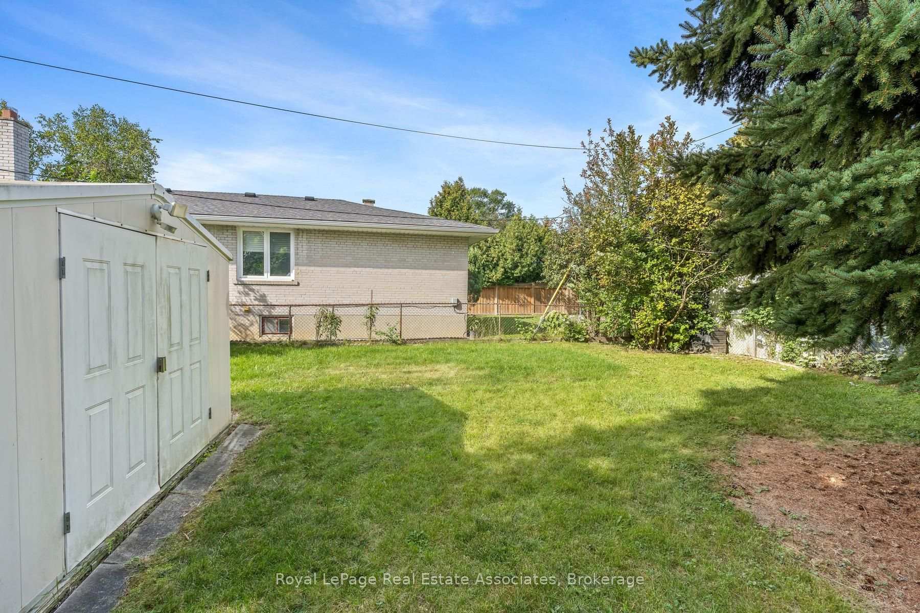 Photo 35 of 59 Alanmeade Crescent, Etobicoke, Islington-City Centre West — HOMEH