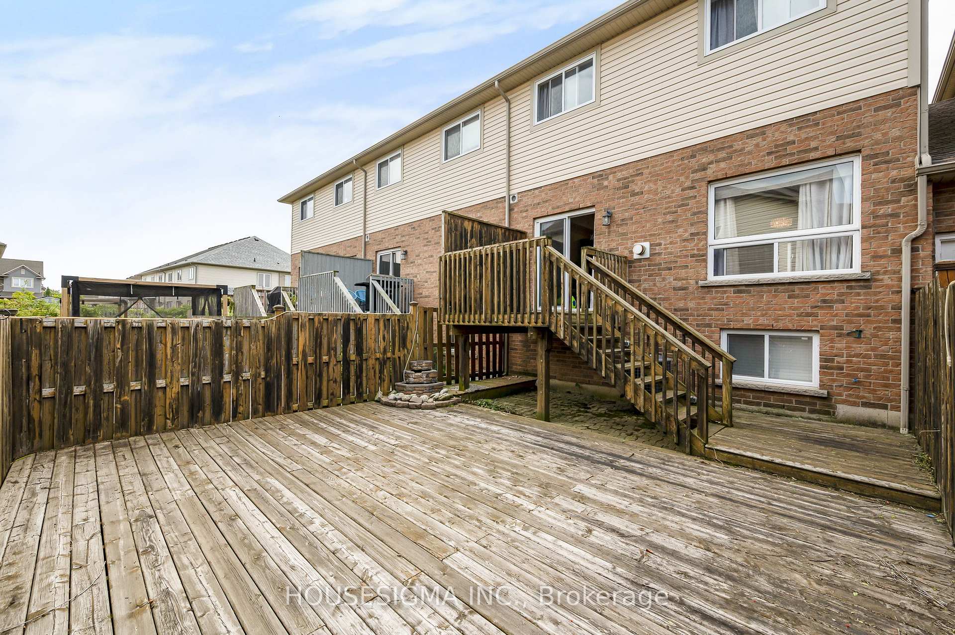 Photo 26 of 35 Palacebeach Trail, Hamilton, Lakeshore — HOMEH