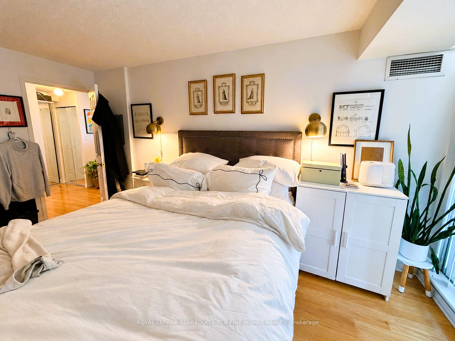 Photo 9 of Unit 446, 109 Front Street E, Toronto, Moss Park — HOMEH