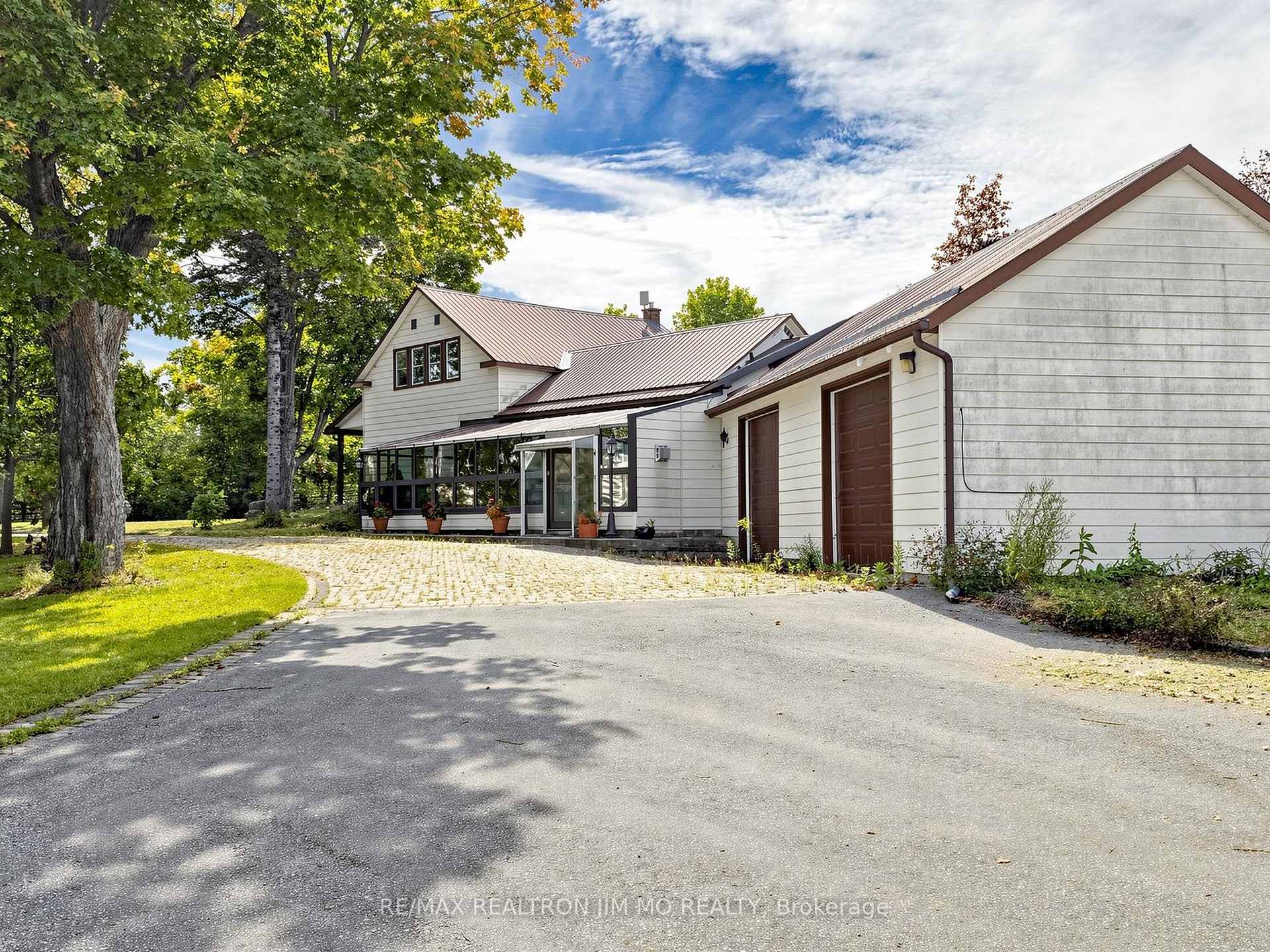 Photo 4 of 660 Fourth Line, Otonabee-South Monaghan — HOMEH