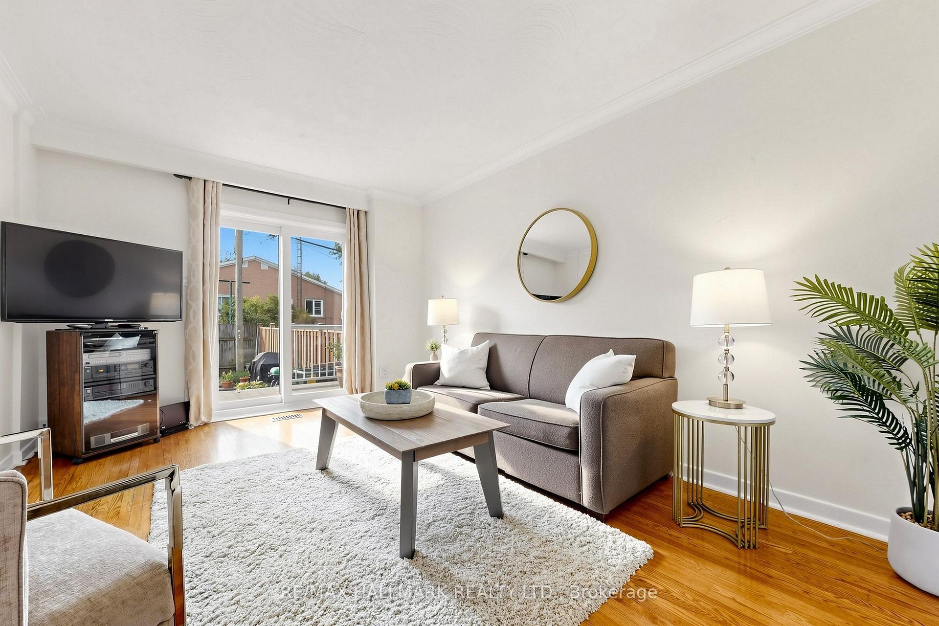 Photo 3 of 96B Laurel Avenue, Scarborough, Kennedy Park — HOMEH