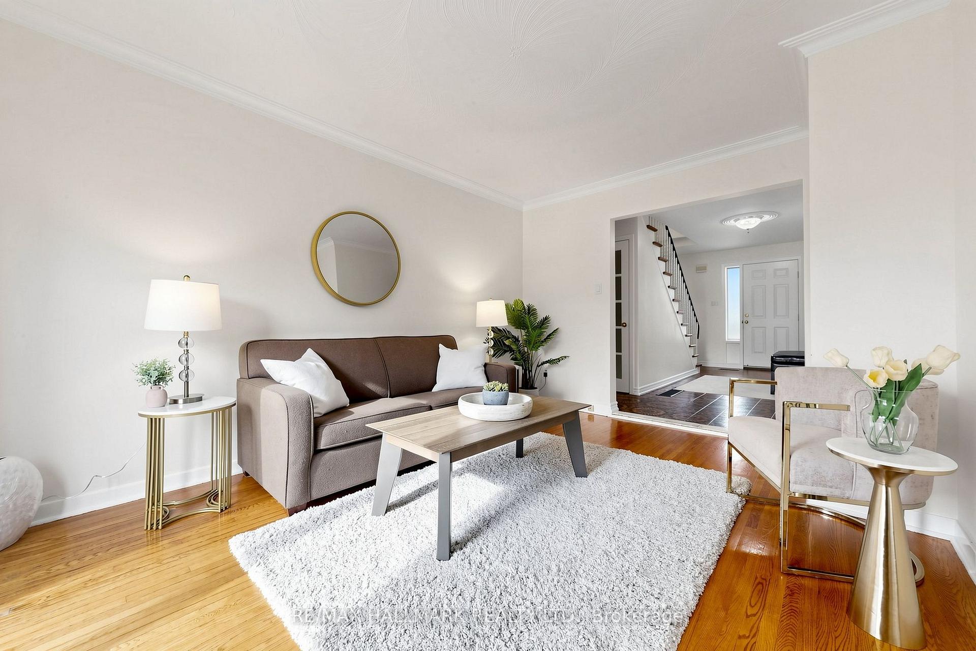 Photo 5 of 96B Laurel Avenue, Scarborough, Kennedy Park — HOMEH