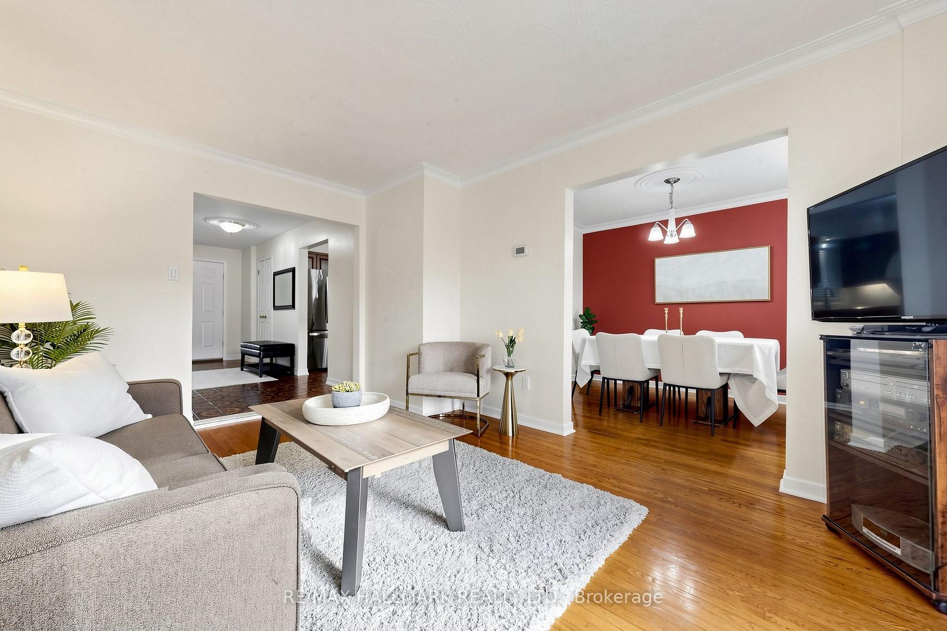 Photo 6 of 96B Laurel Avenue, Scarborough, Kennedy Park — HOMEH