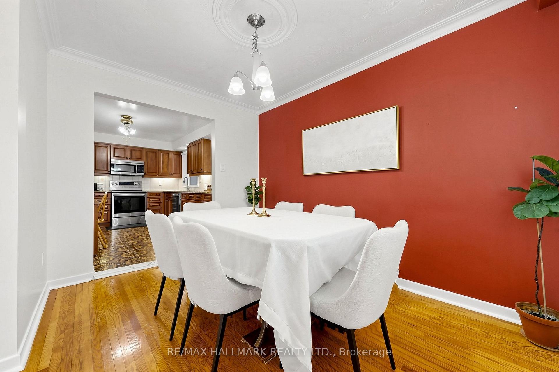 Photo 10 of 96B Laurel Avenue, Scarborough, Kennedy Park — HOMEH