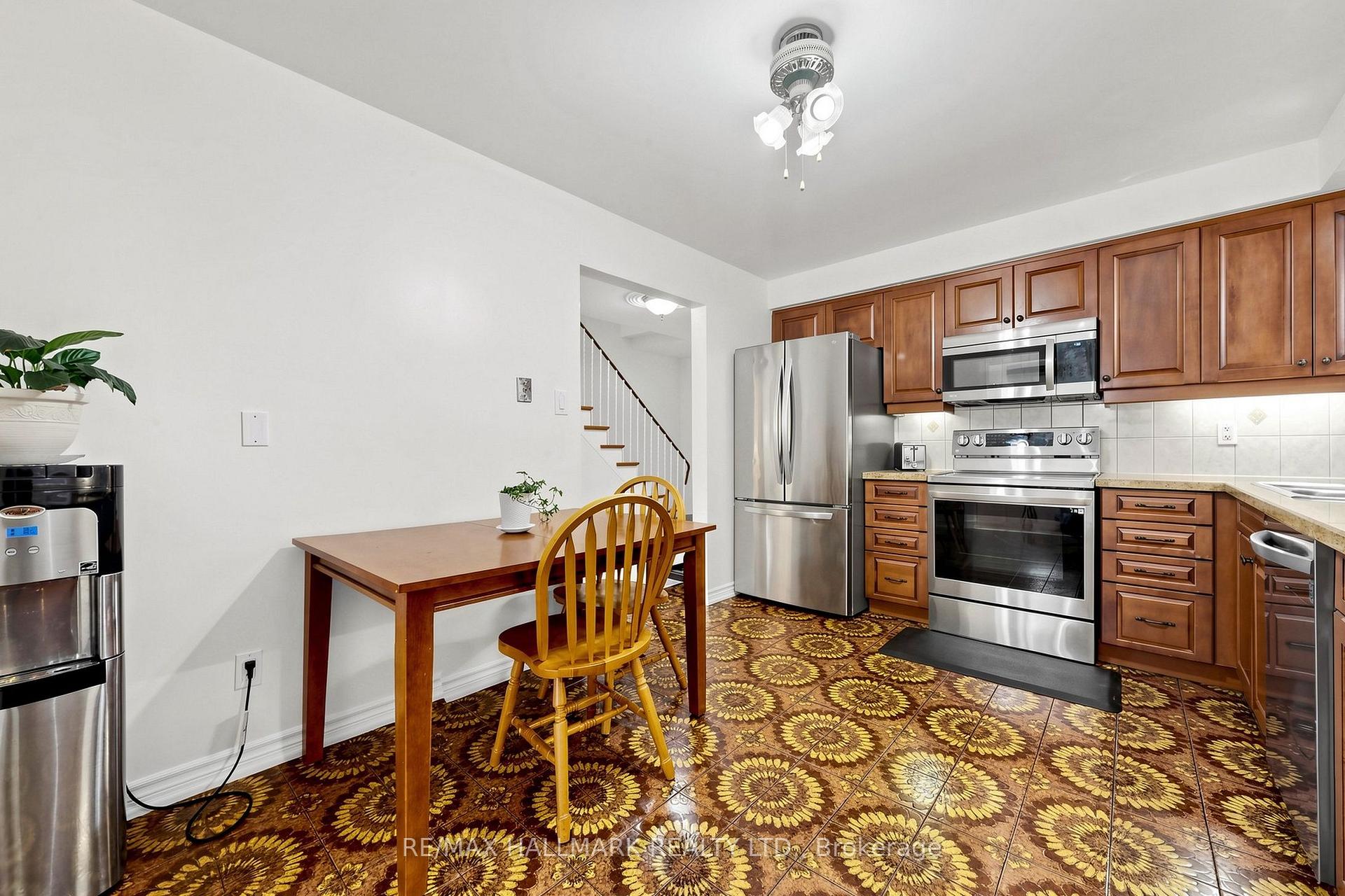 Photo 11 of 96B Laurel Avenue, Scarborough, Kennedy Park — HOMEH