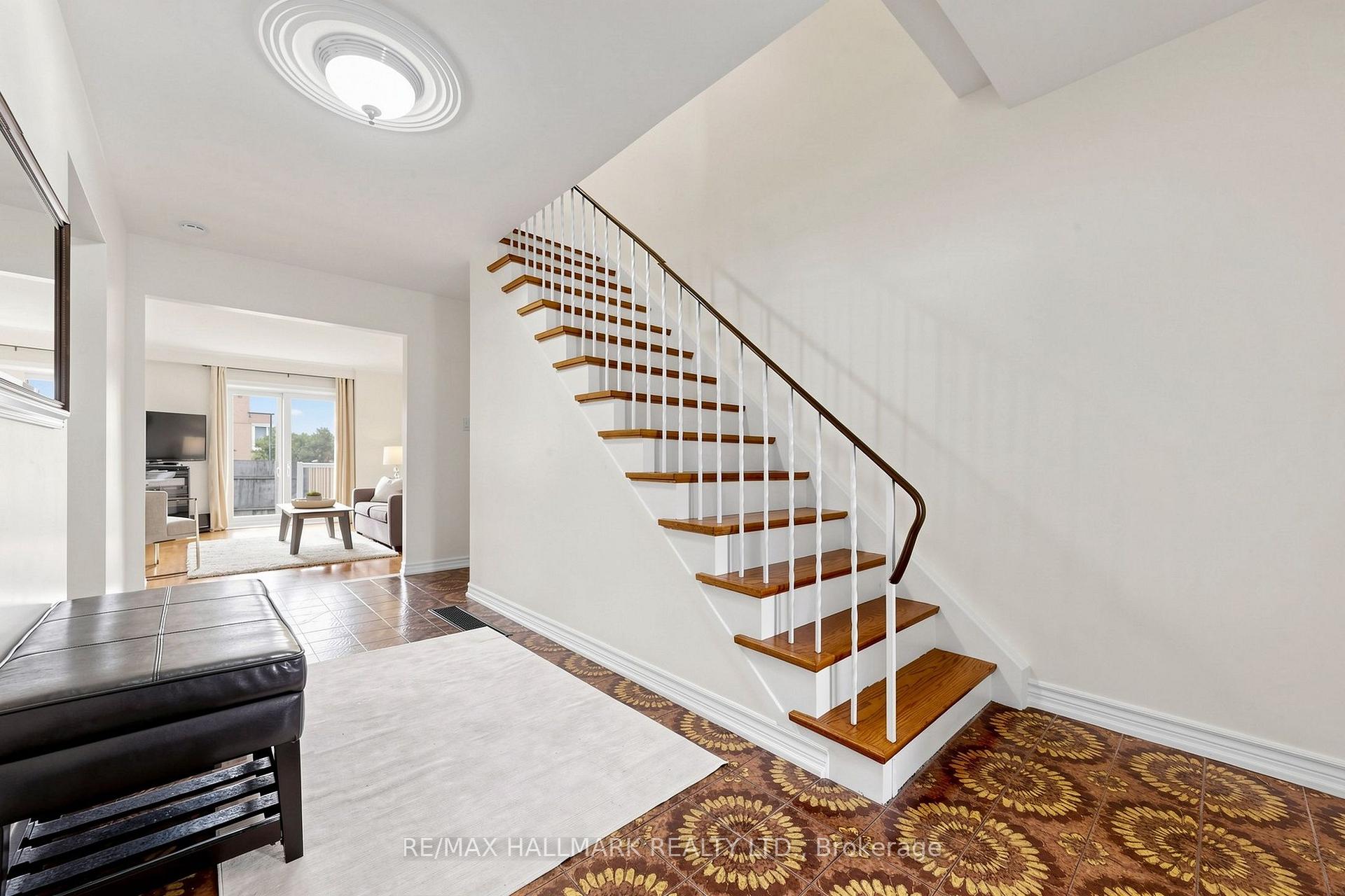Photo 17 of 96B Laurel Avenue, Scarborough, Kennedy Park — HOMEH