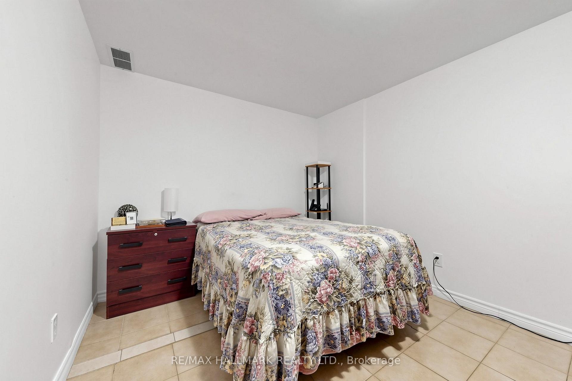 Photo 31 of 96B Laurel Avenue, Scarborough, Kennedy Park — HOMEH
