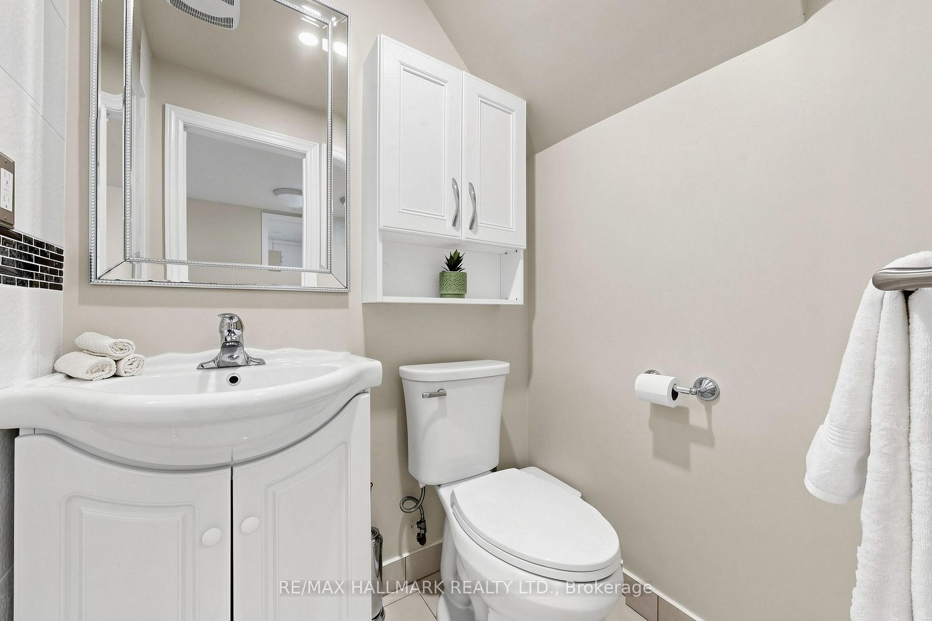 Photo 32 of 96B Laurel Avenue, Scarborough, Kennedy Park — HOMEH
