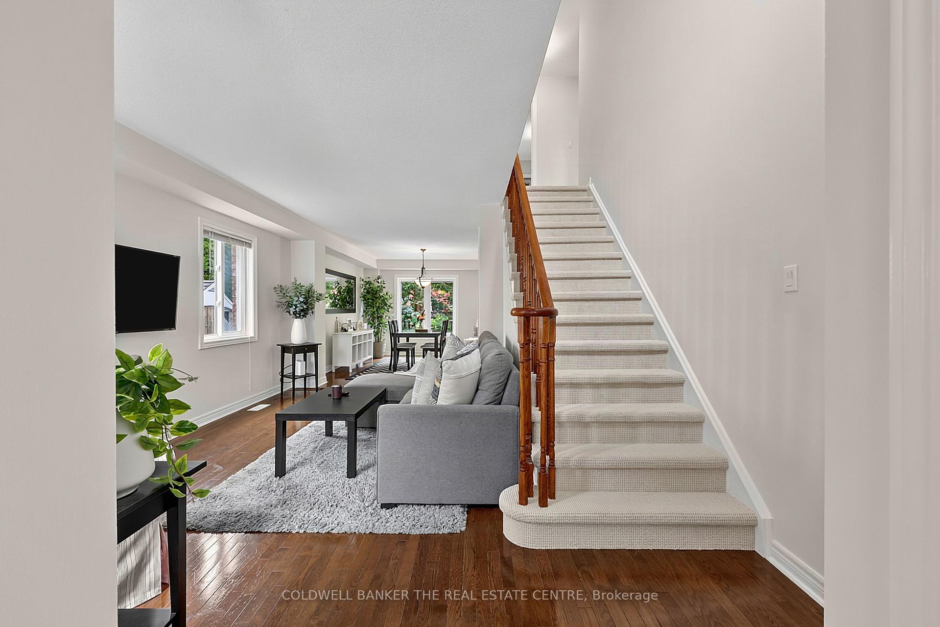 Photo 5 of 37 Rainbow Court, Georgina, Keswick South — HOMEH