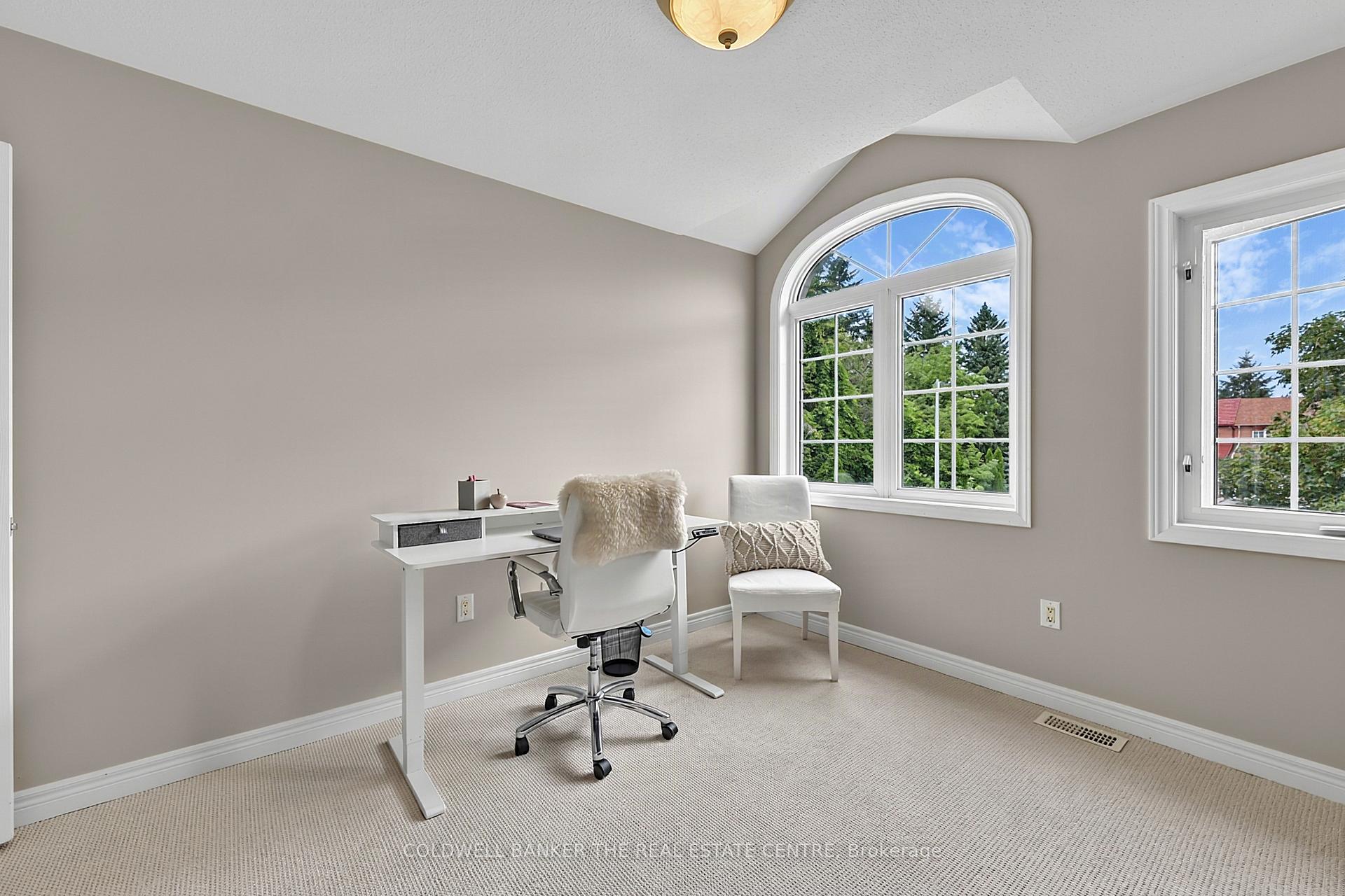 Photo 25 of 37 Rainbow Court, Georgina, Keswick South — HOMEH