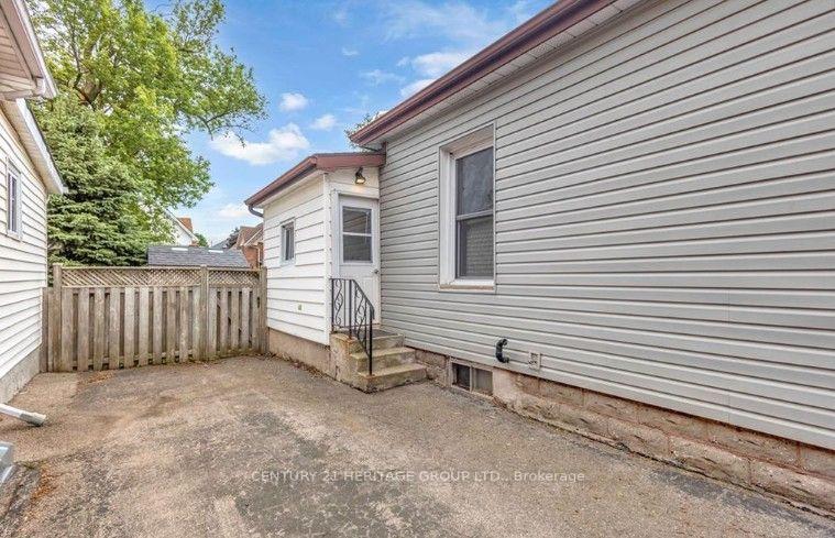 Photo 25 of 16 Ruth Street, Brantford, Eagle Place — HOMEH