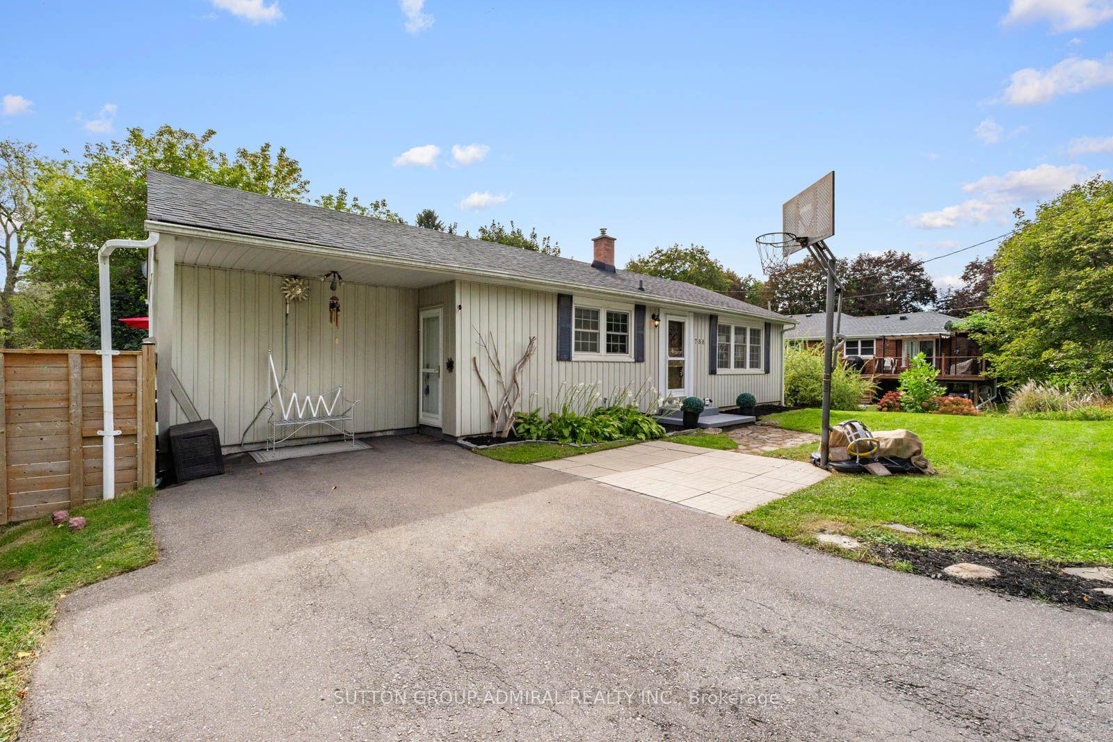 Photo 4 of 788 Allan Avenue, Newmarket, Gorham-College Manor — HOMEH