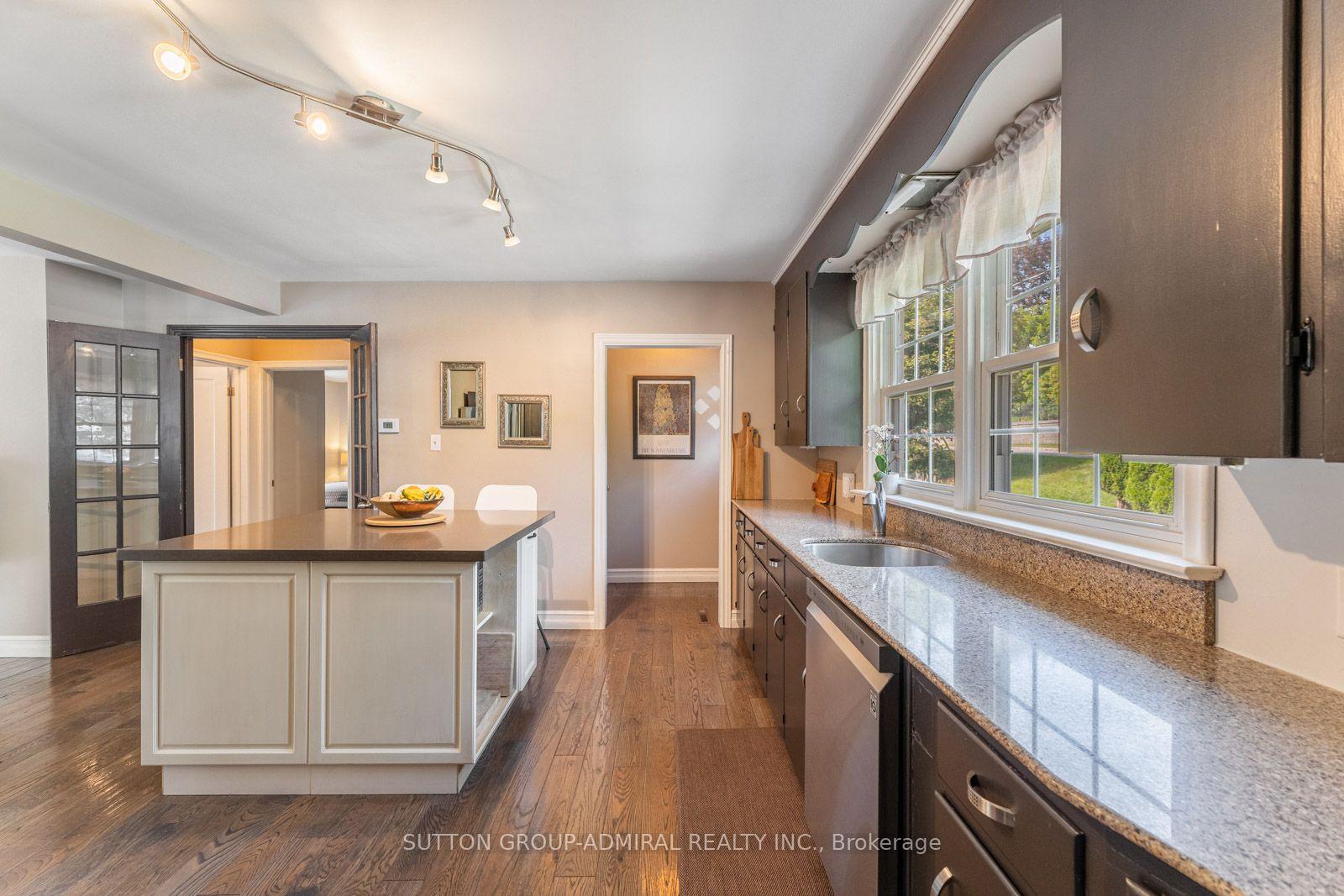 Photo 7 of 788 Allan Avenue, Newmarket, Gorham-College Manor — HOMEH
