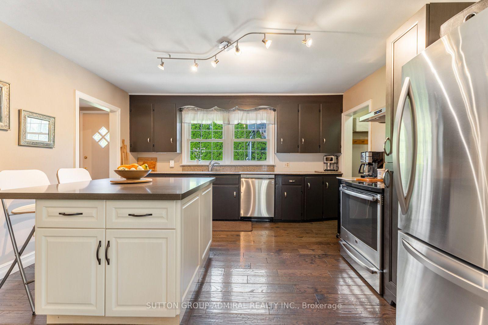 Photo 9 of 788 Allan Avenue, Newmarket, Gorham-College Manor — HOMEH