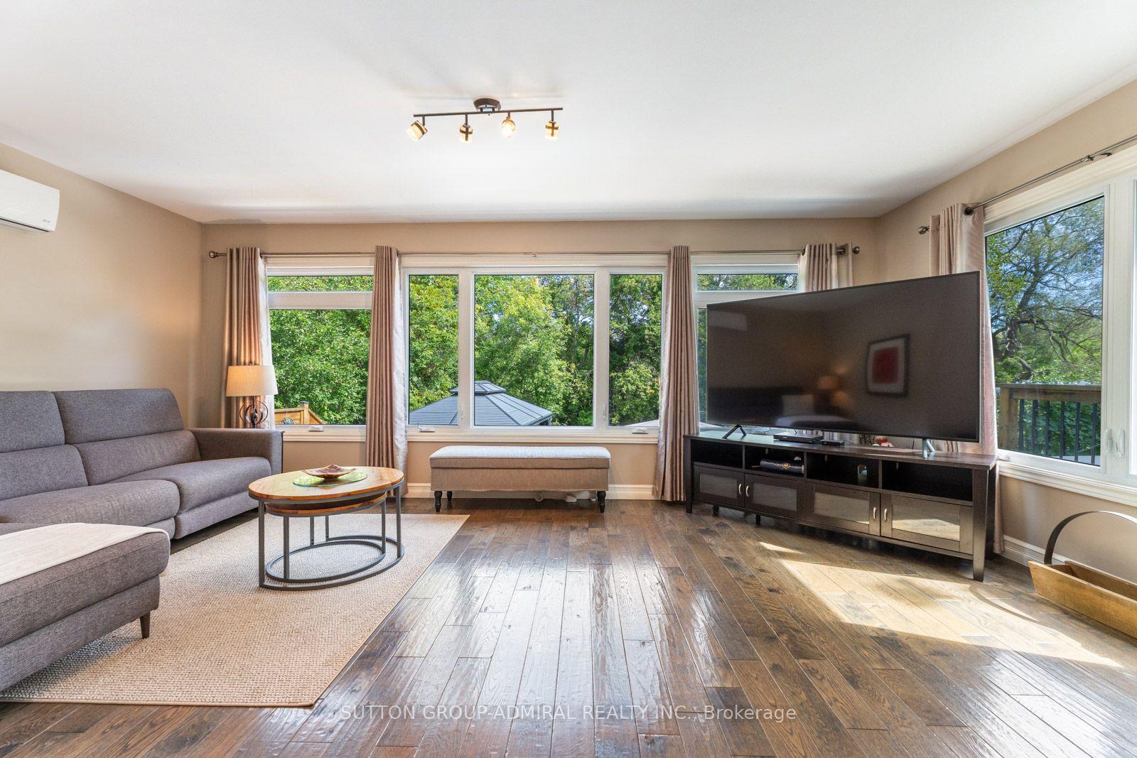 Photo 12 of 788 Allan Avenue, Newmarket, Gorham-College Manor — HOMEH