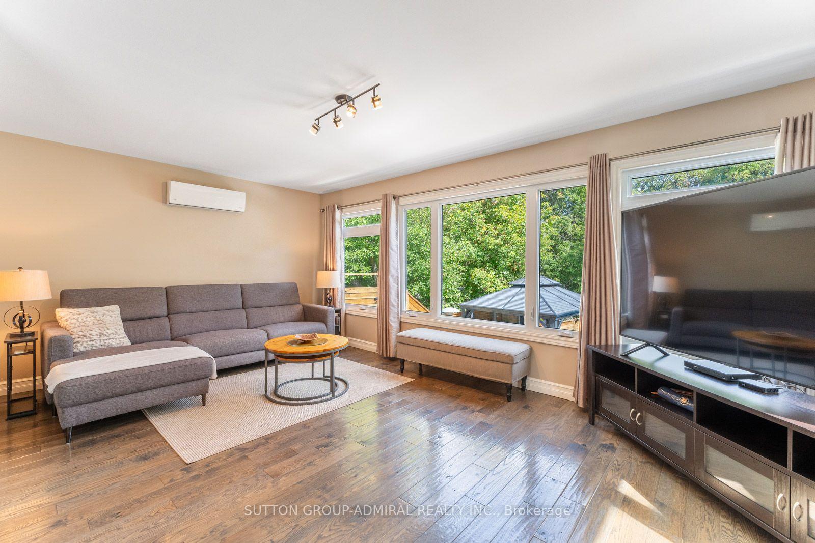 Photo 13 of 788 Allan Avenue, Newmarket, Gorham-College Manor — HOMEH