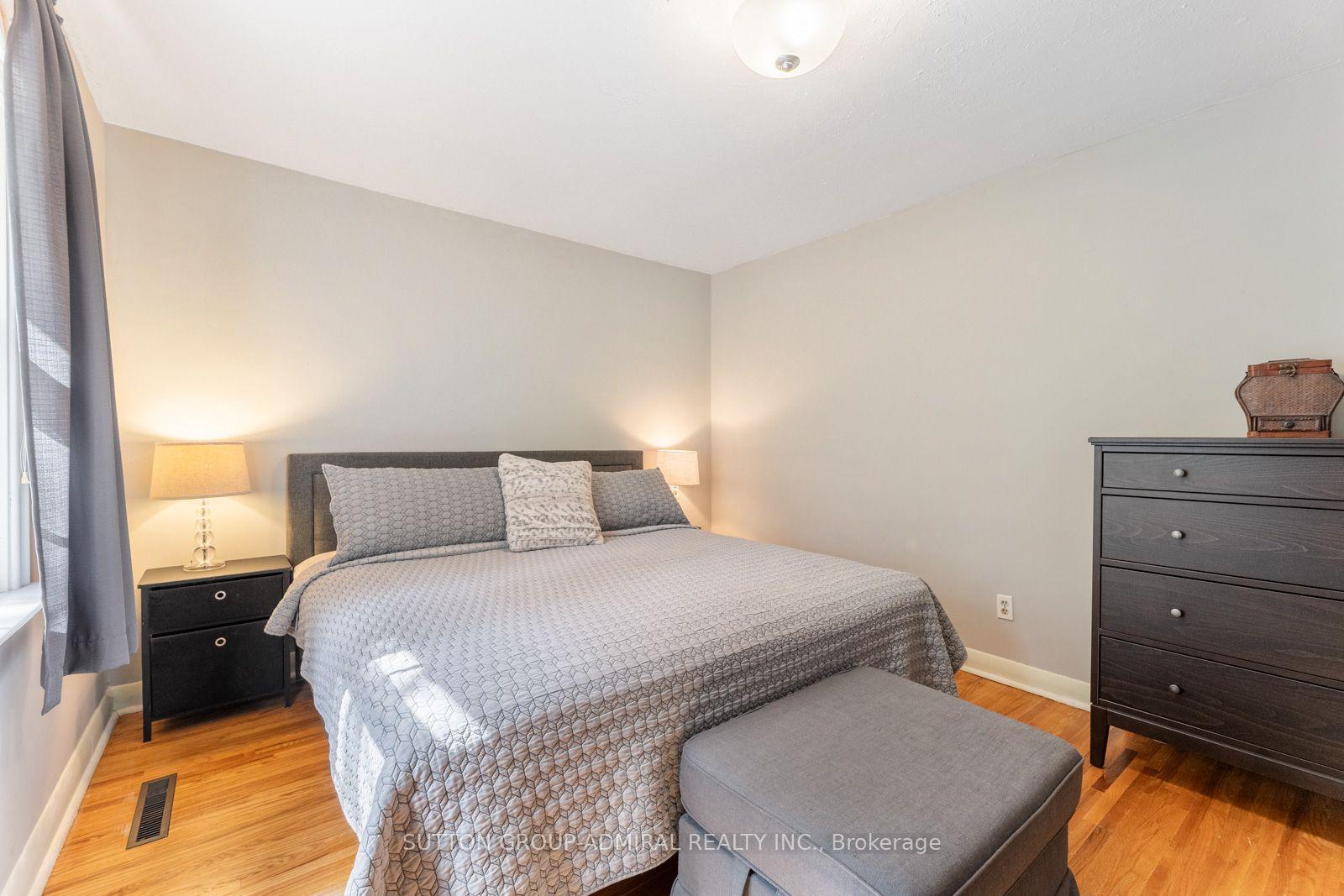 Photo 17 of 788 Allan Avenue, Newmarket, Gorham-College Manor — HOMEH