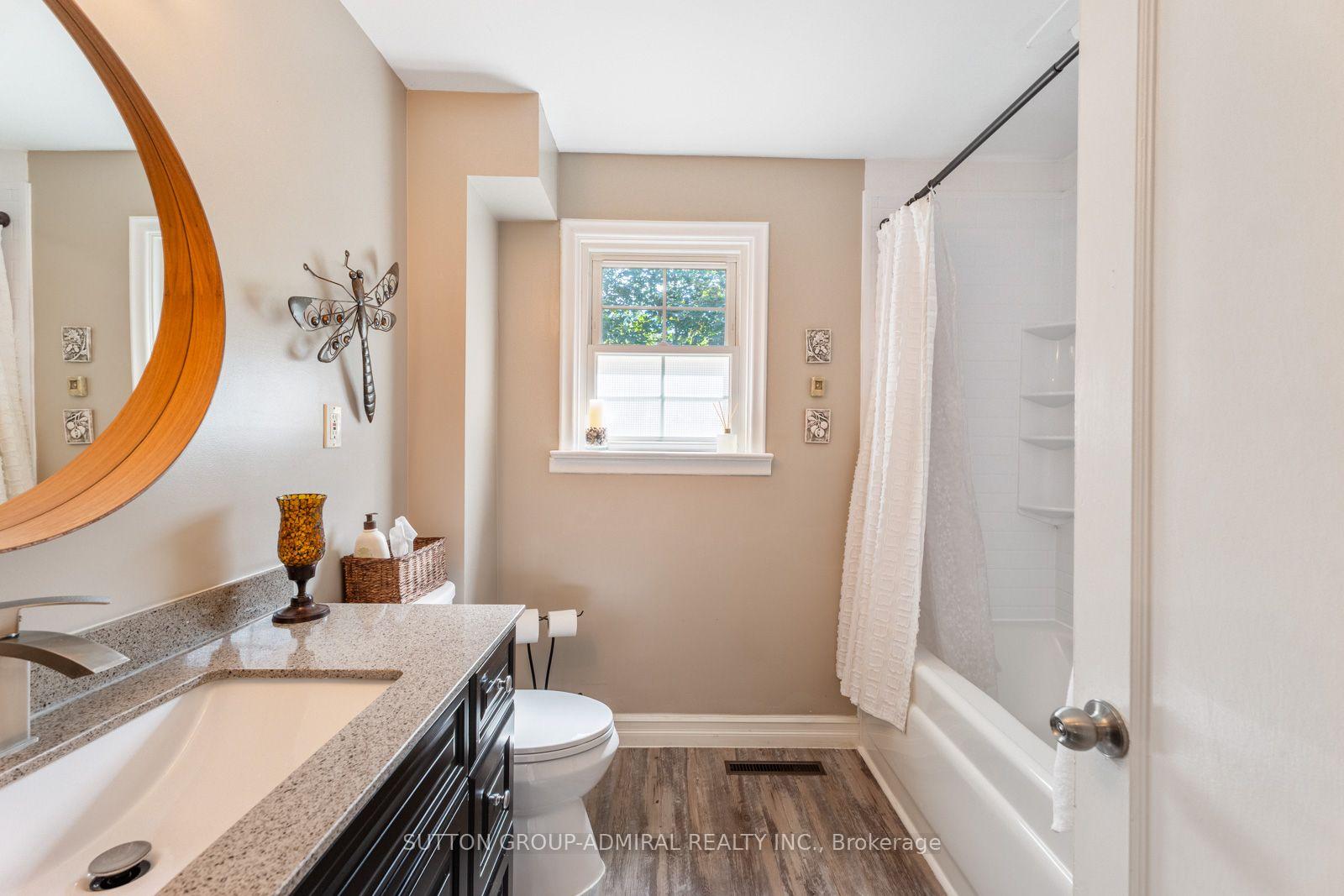 Photo 21 of 788 Allan Avenue, Newmarket, Gorham-College Manor — HOMEH