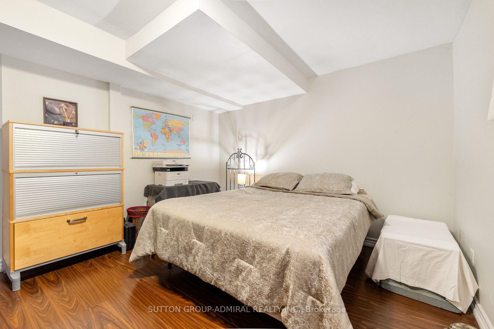 Photo 25 of 788 Allan Avenue, Newmarket, Gorham-College Manor — HOMEH