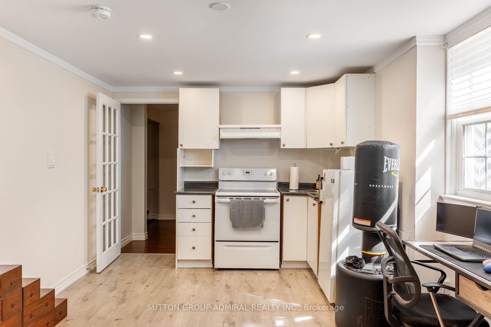 Photo 31 of 788 Allan Avenue, Newmarket, Gorham-College Manor — HOMEH