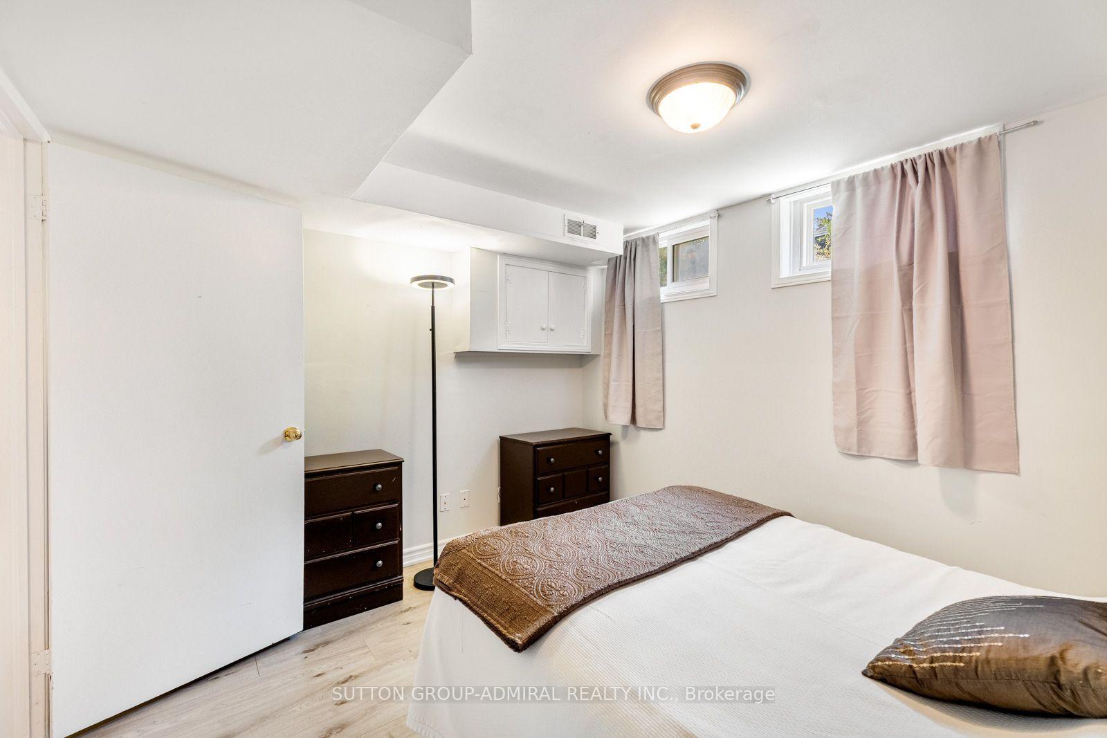 Photo 33 of 788 Allan Avenue, Newmarket, Gorham-College Manor — HOMEH