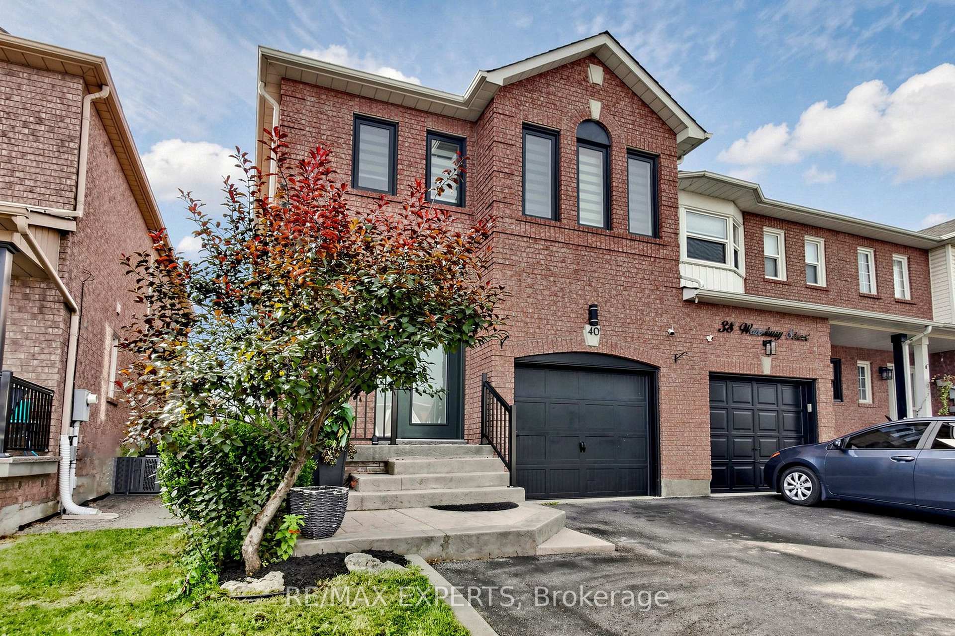 Photo 4 of 40 Waterbury Street, Caledon, Bolton East — HOMEH
