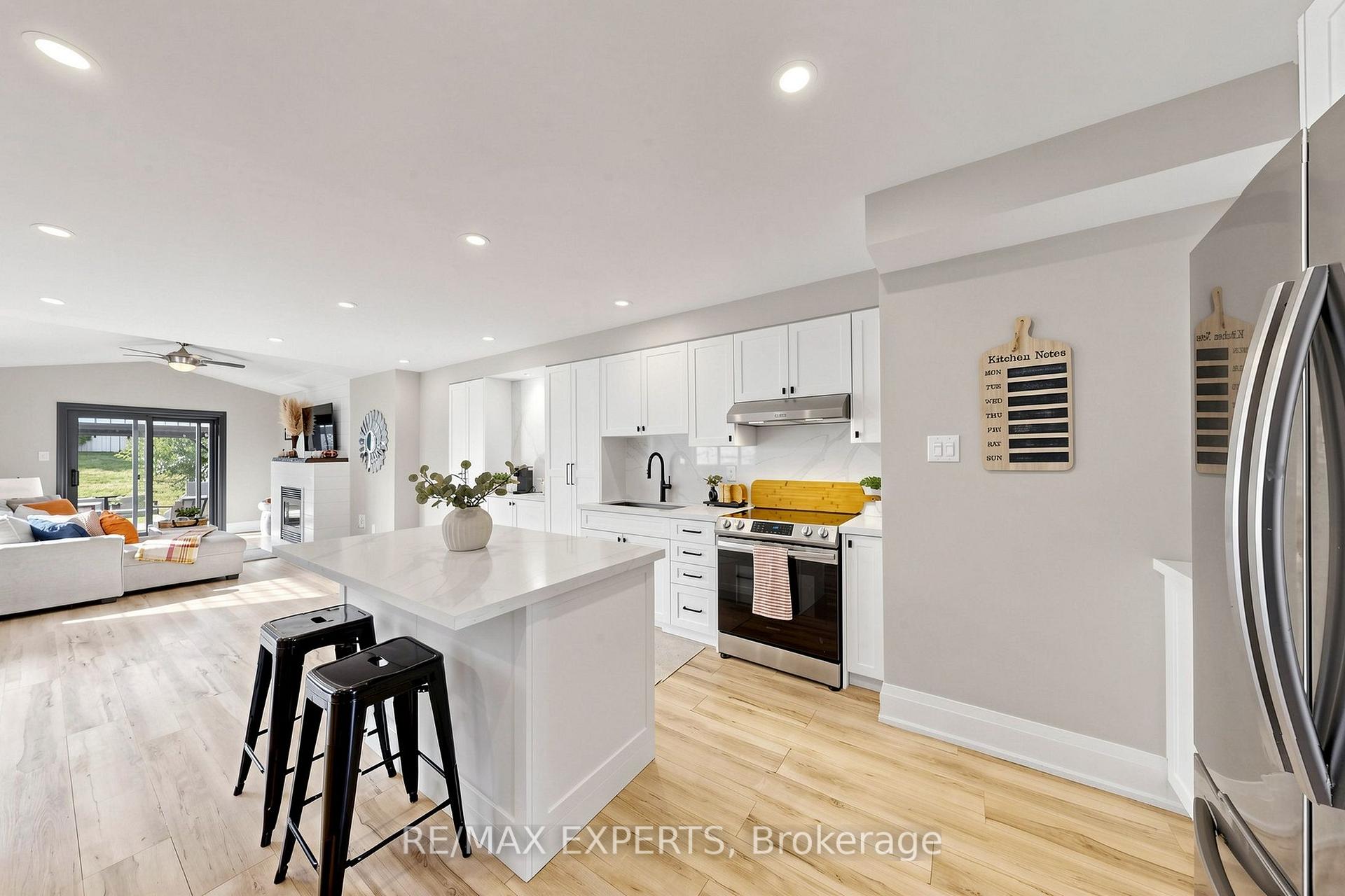Photo 16 of 40 Waterbury Street, Caledon, Bolton East — HOMEH