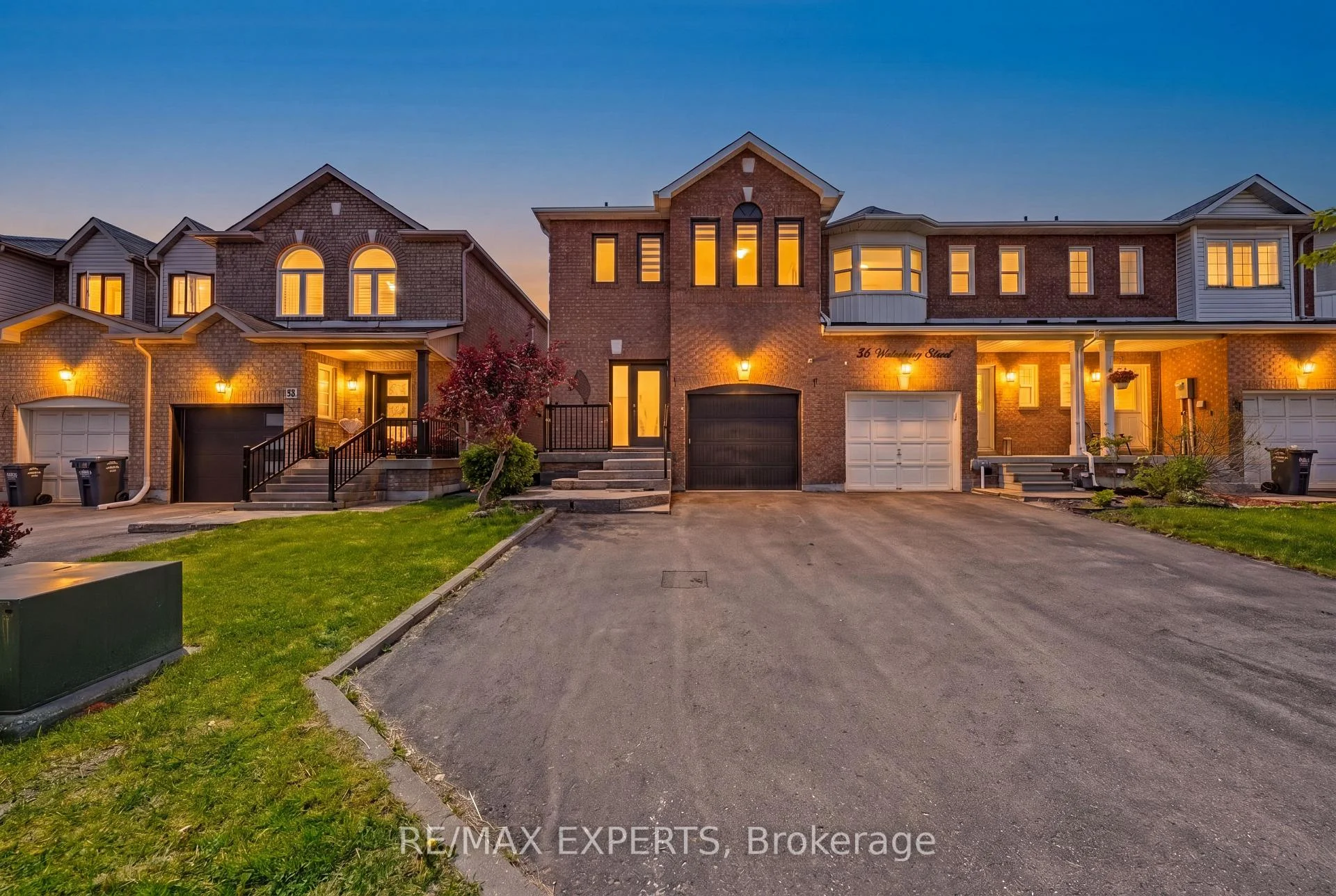 Photo 3 of 40 Waterbury Street, Caledon, Bolton East — HOMEH