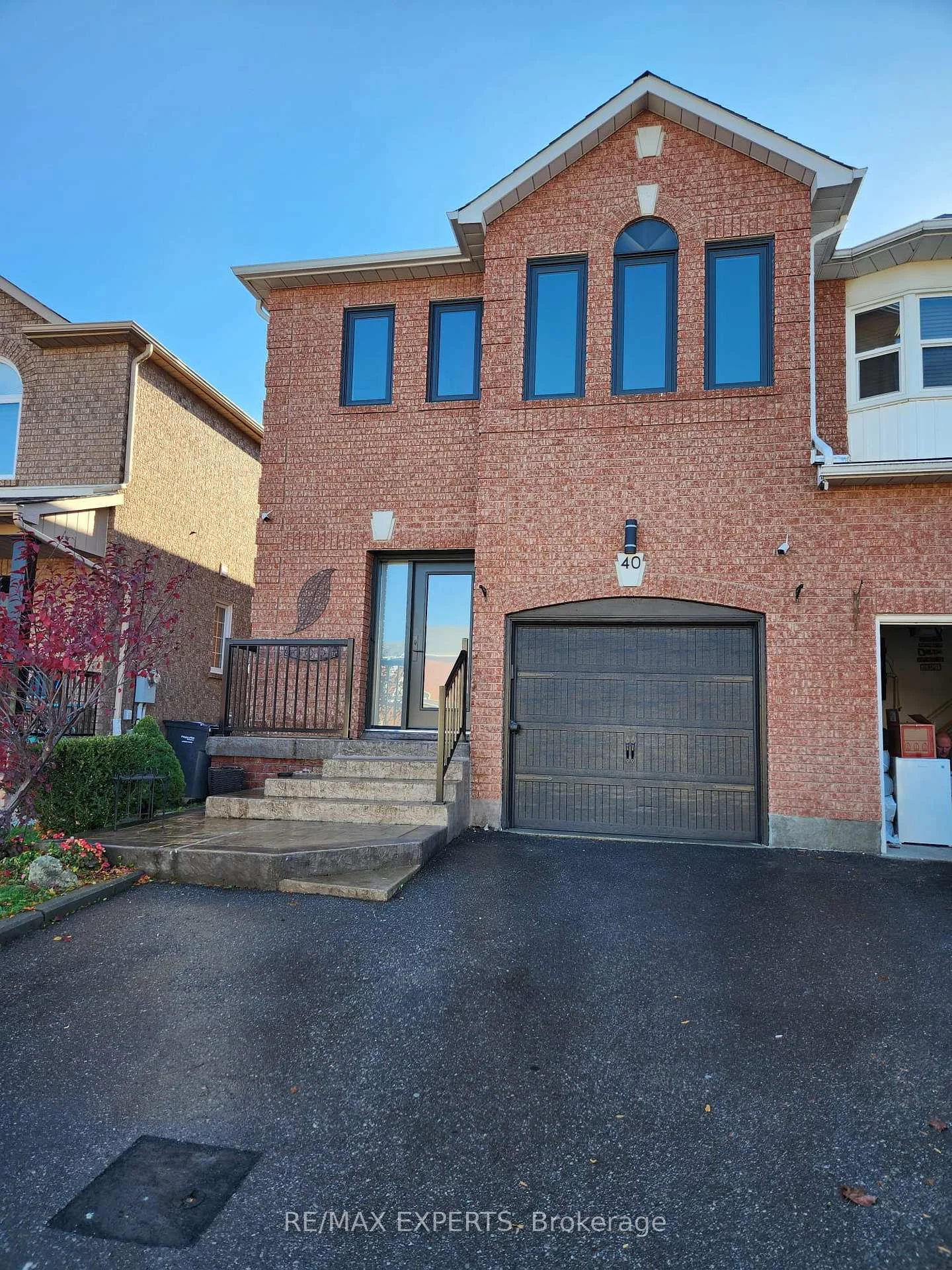 Photo 5 of 40 Waterbury Street, Caledon, Bolton East — HOMEH