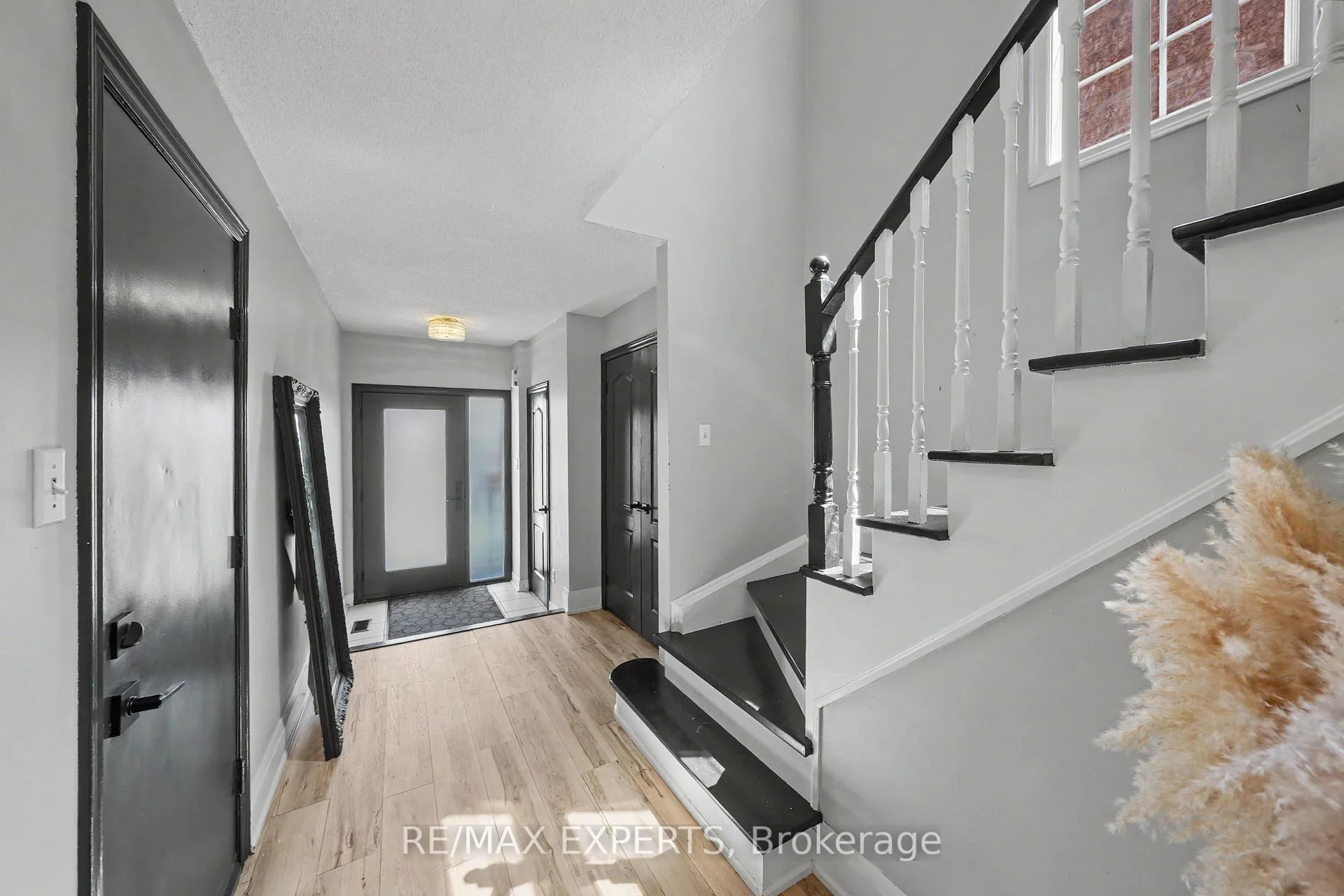Photo 7 of 40 Waterbury Street, Caledon, Bolton East — HOMEH