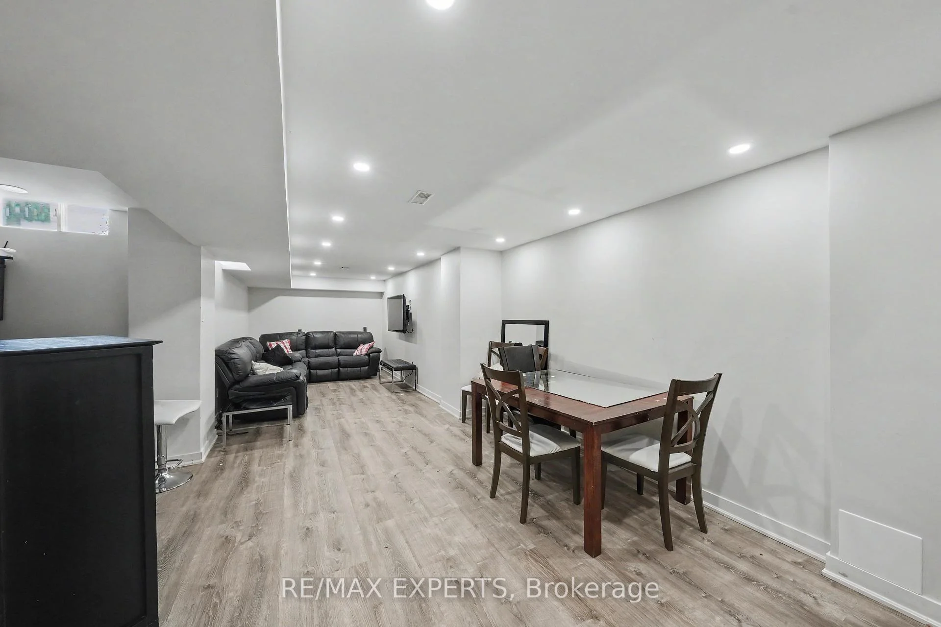 Photo 49 of 40 Waterbury Street, Caledon, Bolton East — HOMEH