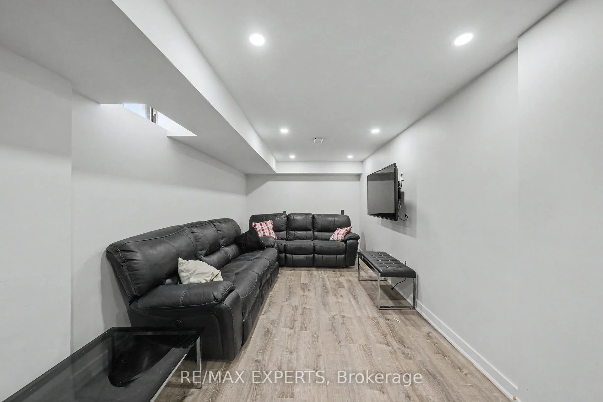 Photo 55 of 40 Waterbury Street, Caledon, Bolton East — HOMEH