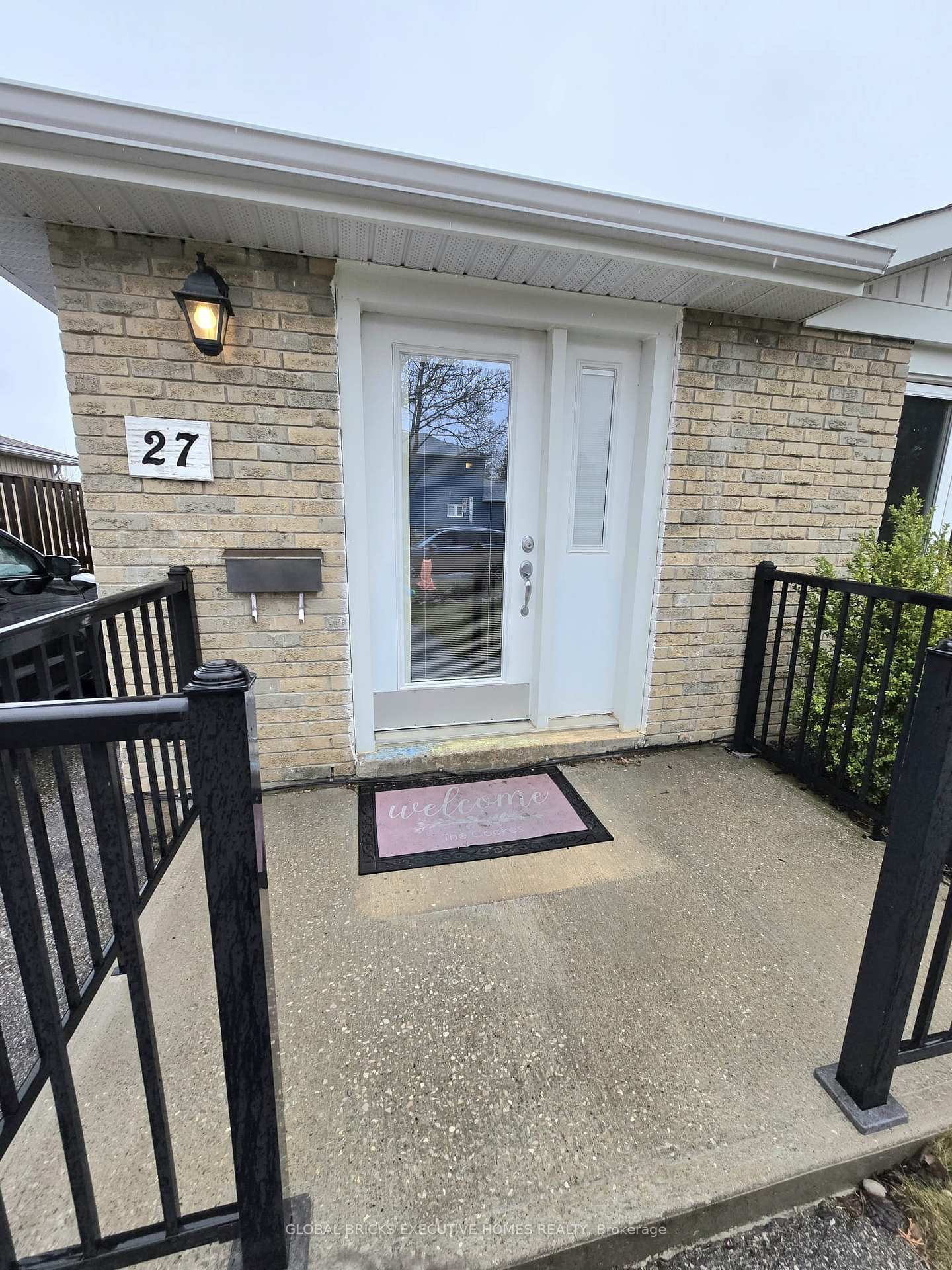 Photo 2 of Unit Main, 27 Browning Trail, Barrie, Letitia Heights — HOMEH
