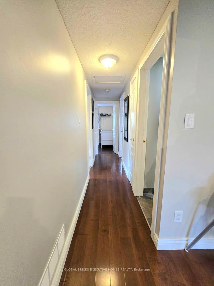 Photo 9 of Unit Main, 27 Browning Trail, Barrie, Letitia Heights — HOMEH