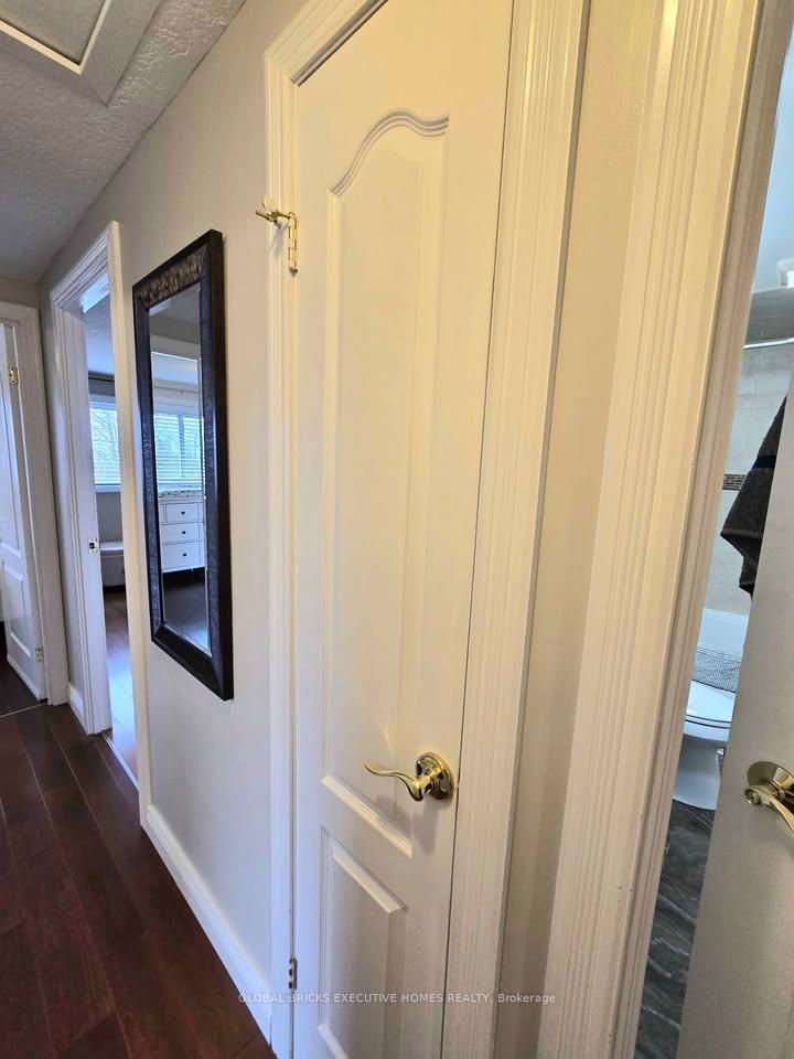 Photo 10 of Unit Main, 27 Browning Trail, Barrie, Letitia Heights — HOMEH