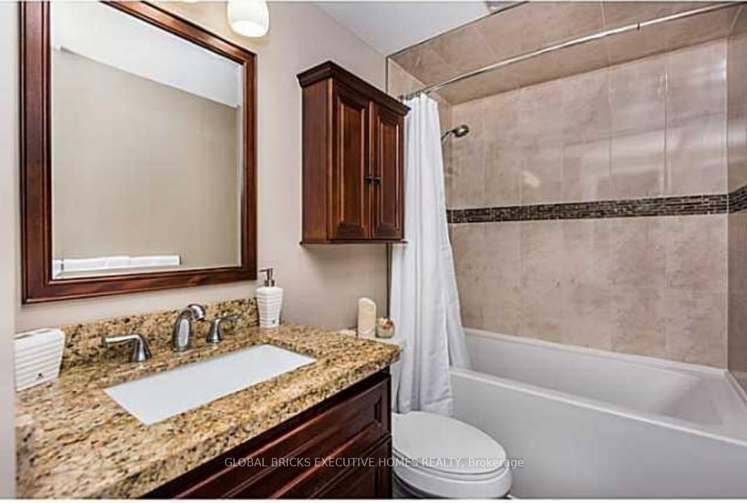 Photo 12 of Unit Main, 27 Browning Trail, Barrie, Letitia Heights — HOMEH