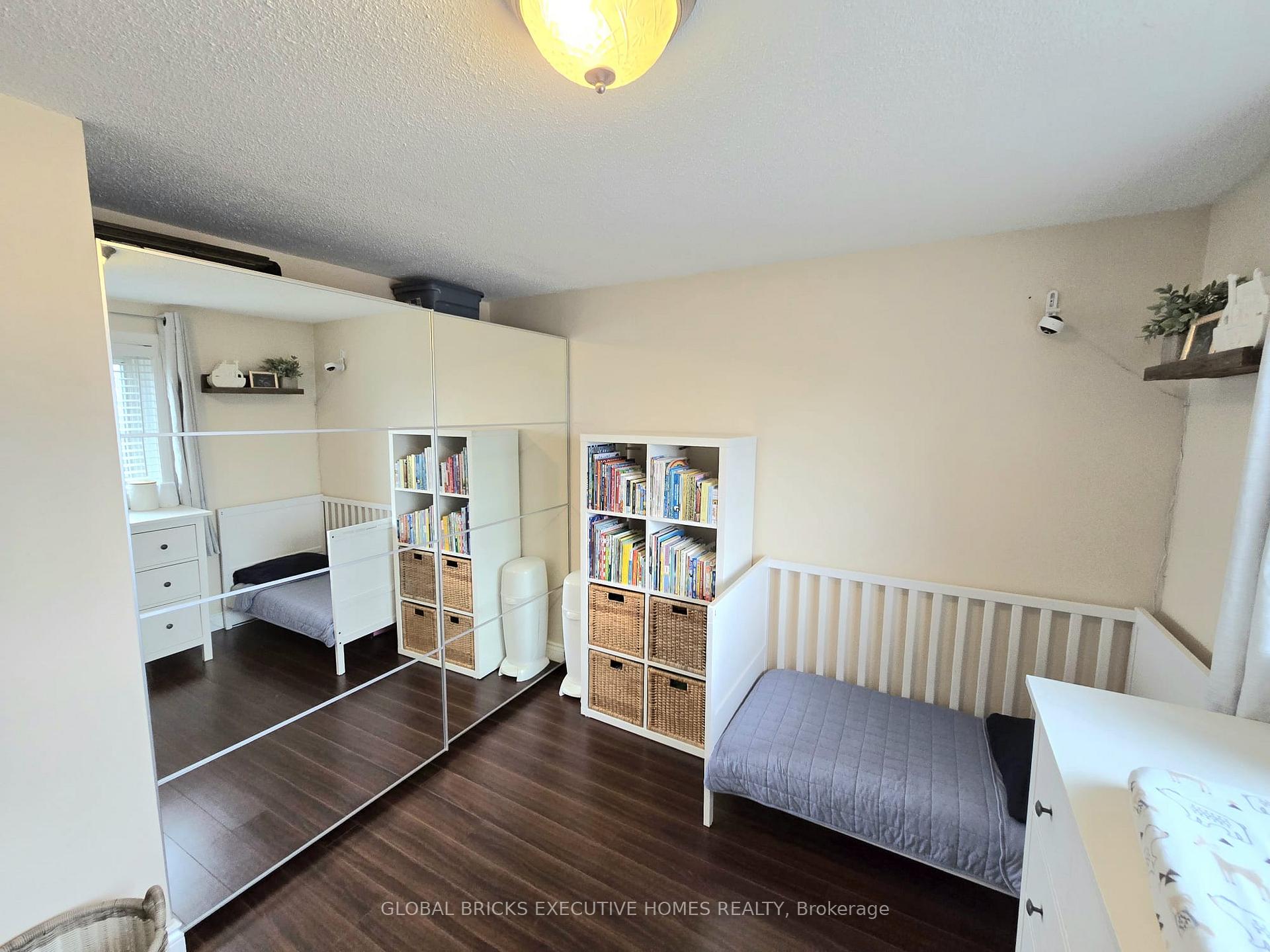 Photo 18 of Unit Main, 27 Browning Trail, Barrie, Letitia Heights — HOMEH