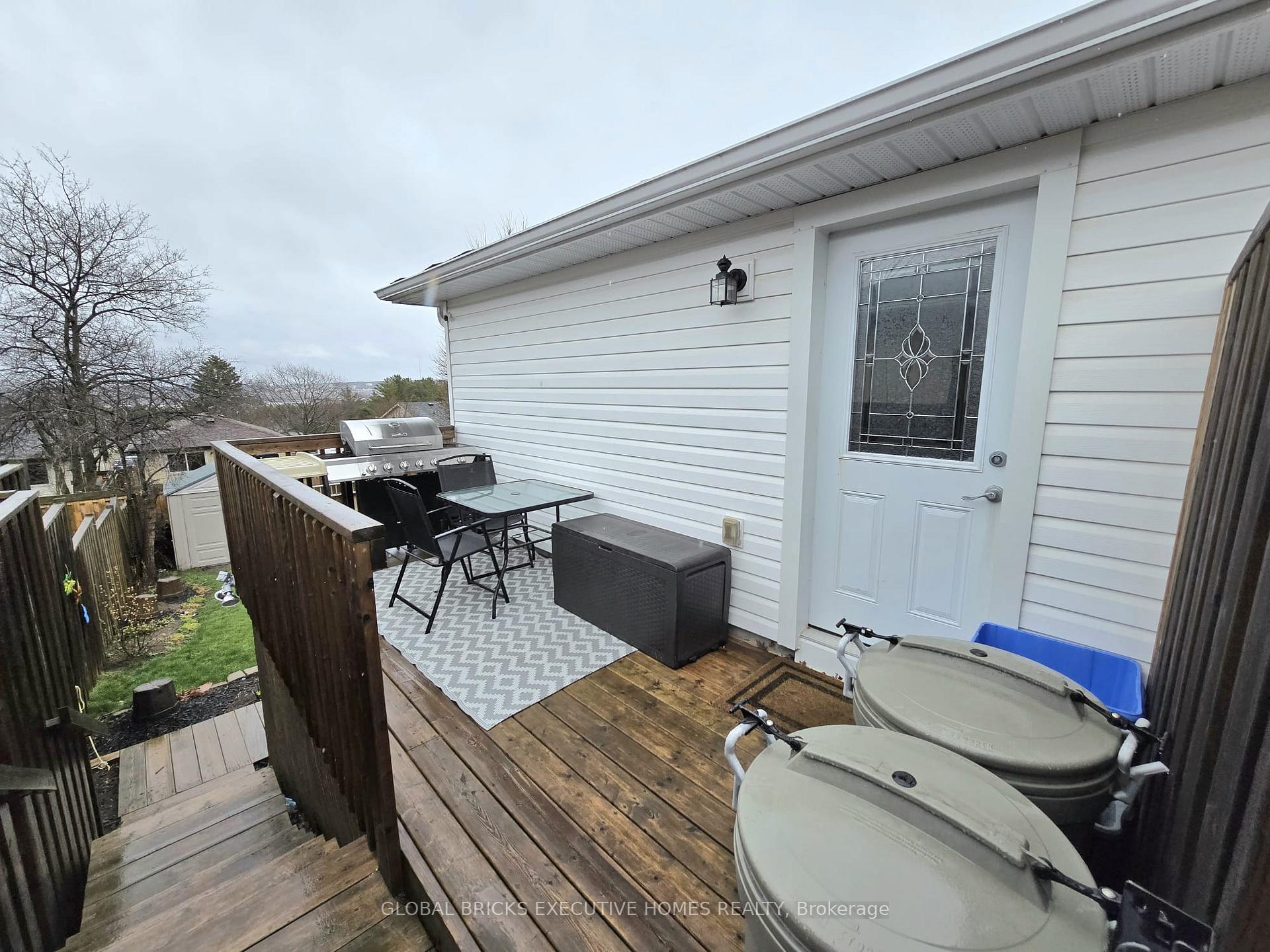 Photo 25 of Unit Main, 27 Browning Trail, Barrie, Letitia Heights — HOMEH