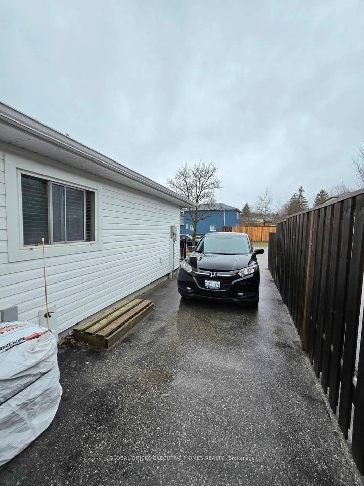 Photo 26 of Unit Main, 27 Browning Trail, Barrie, Letitia Heights — HOMEH
