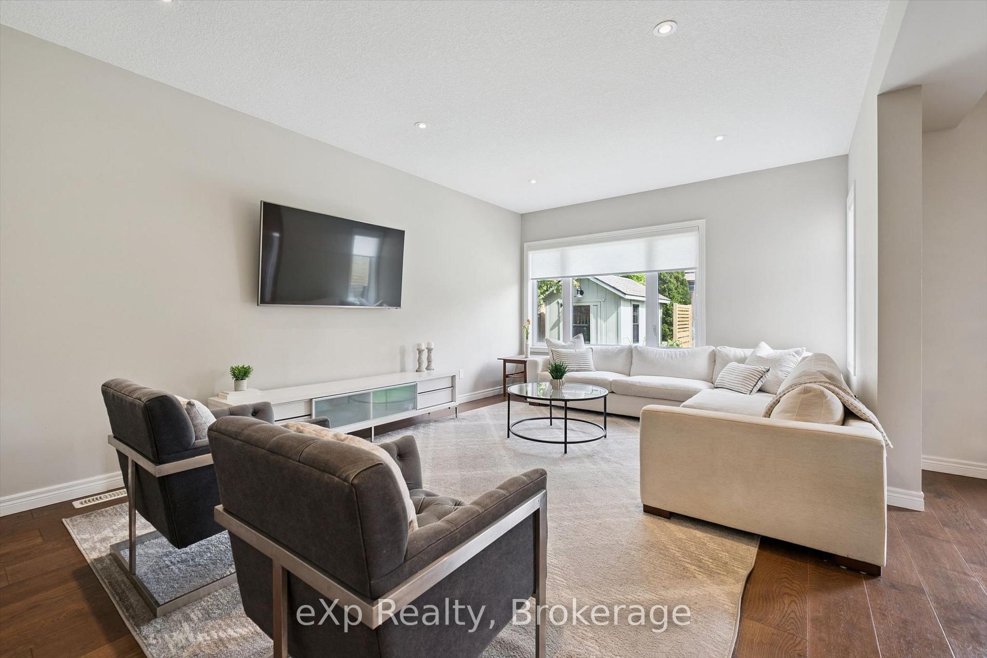 Photo 18 of 110 Marr Drive, Centre Wellington, Elora/Salem — HOMEH