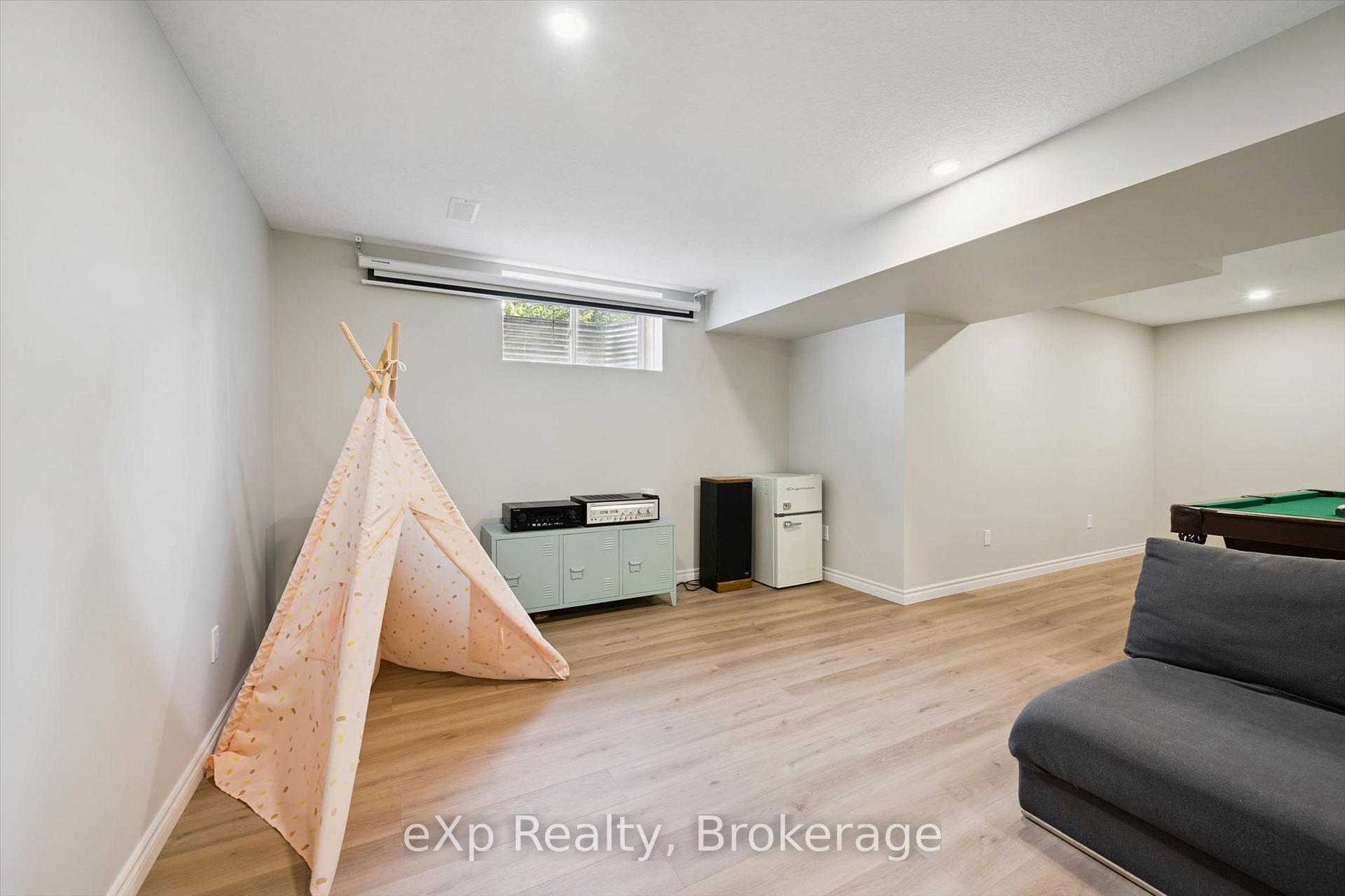 Photo 35 of 110 Marr Drive, Centre Wellington, Elora/Salem — HOMEH