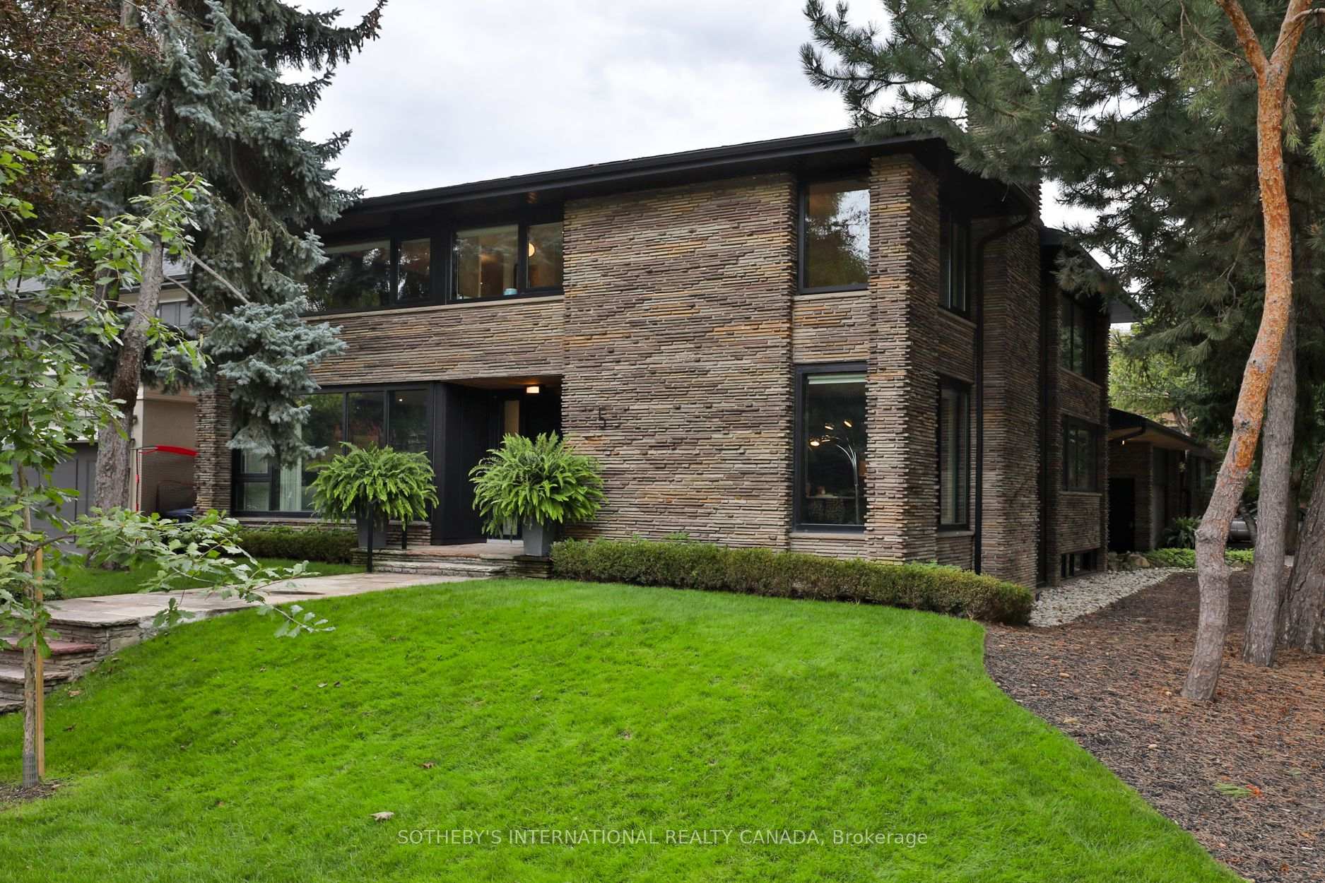 Photo 1 of 5 Overdale Road, Toronto, Forest Hill North — HOMEH