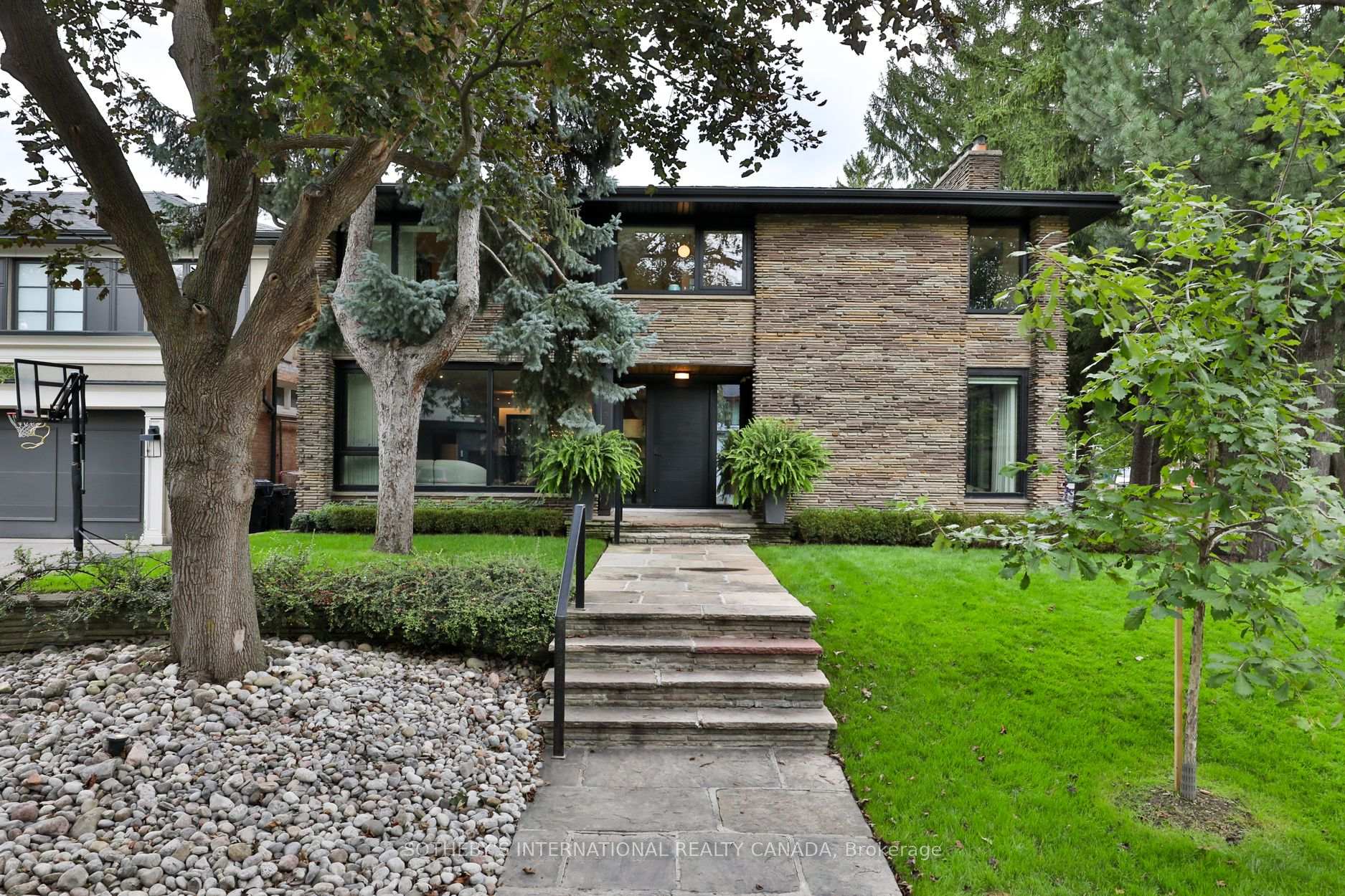 Photo 2 of 5 Overdale Road, Toronto, Forest Hill North — HOMEH