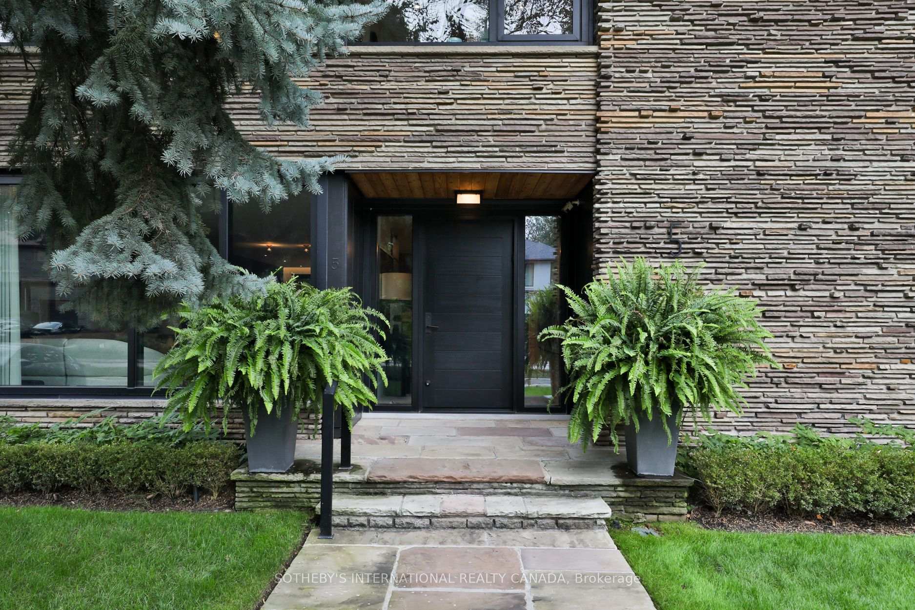 Photo 4 of 5 Overdale Road, Toronto, Forest Hill North — HOMEH
