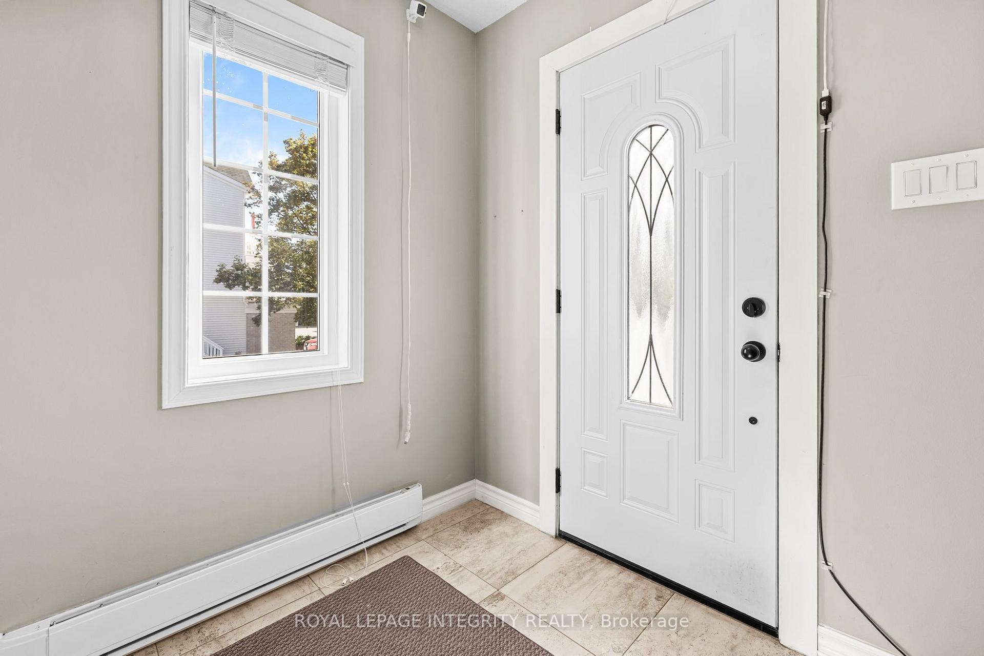 Photo 3 of Unit 5, 10 Castlegreen Private, Ottawa, Hunt Club Park/Greenboro — HOMEH