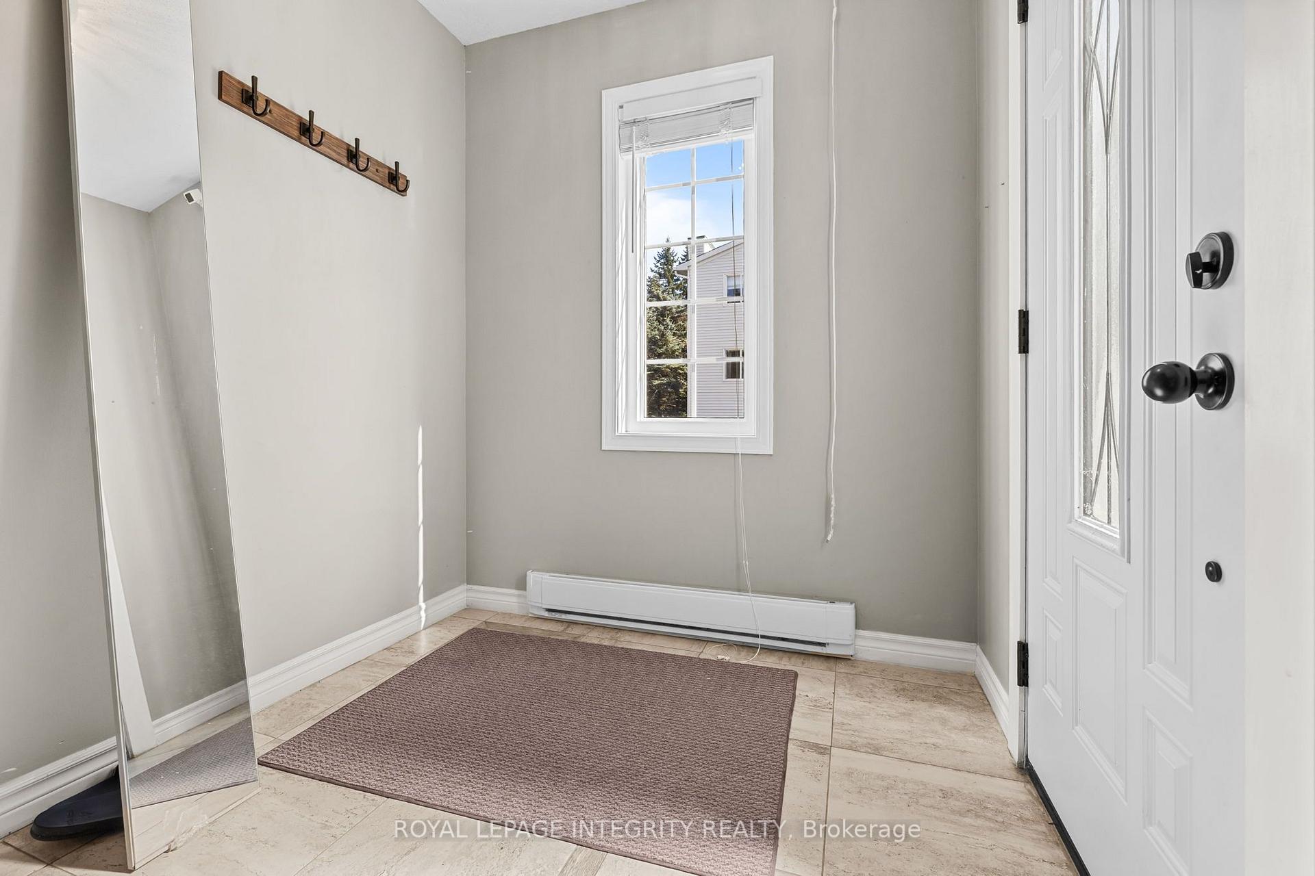 Photo 4 of Unit 5, 10 Castlegreen Private, Ottawa, Hunt Club Park/Greenboro — HOMEH