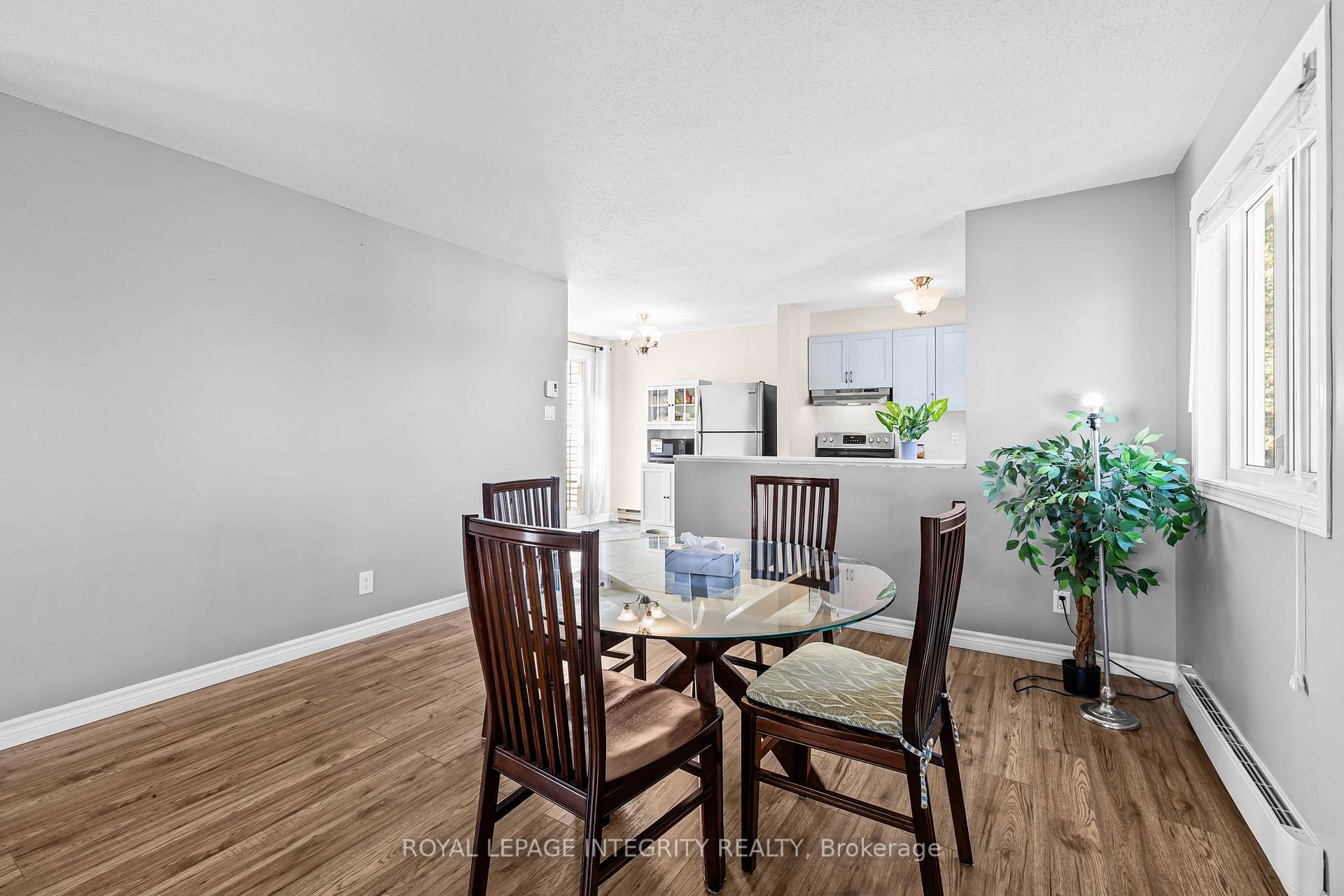 Photo 11 of Unit 5, 10 Castlegreen Private, Ottawa, Hunt Club Park/Greenboro — HOMEH