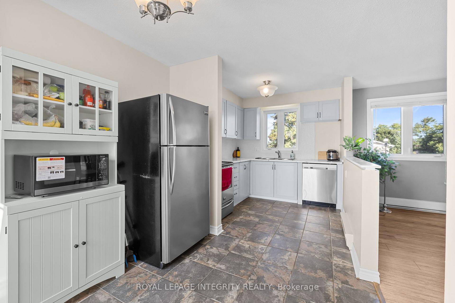 Photo 18 of Unit 5, 10 Castlegreen Private, Ottawa, Hunt Club Park/Greenboro — HOMEH